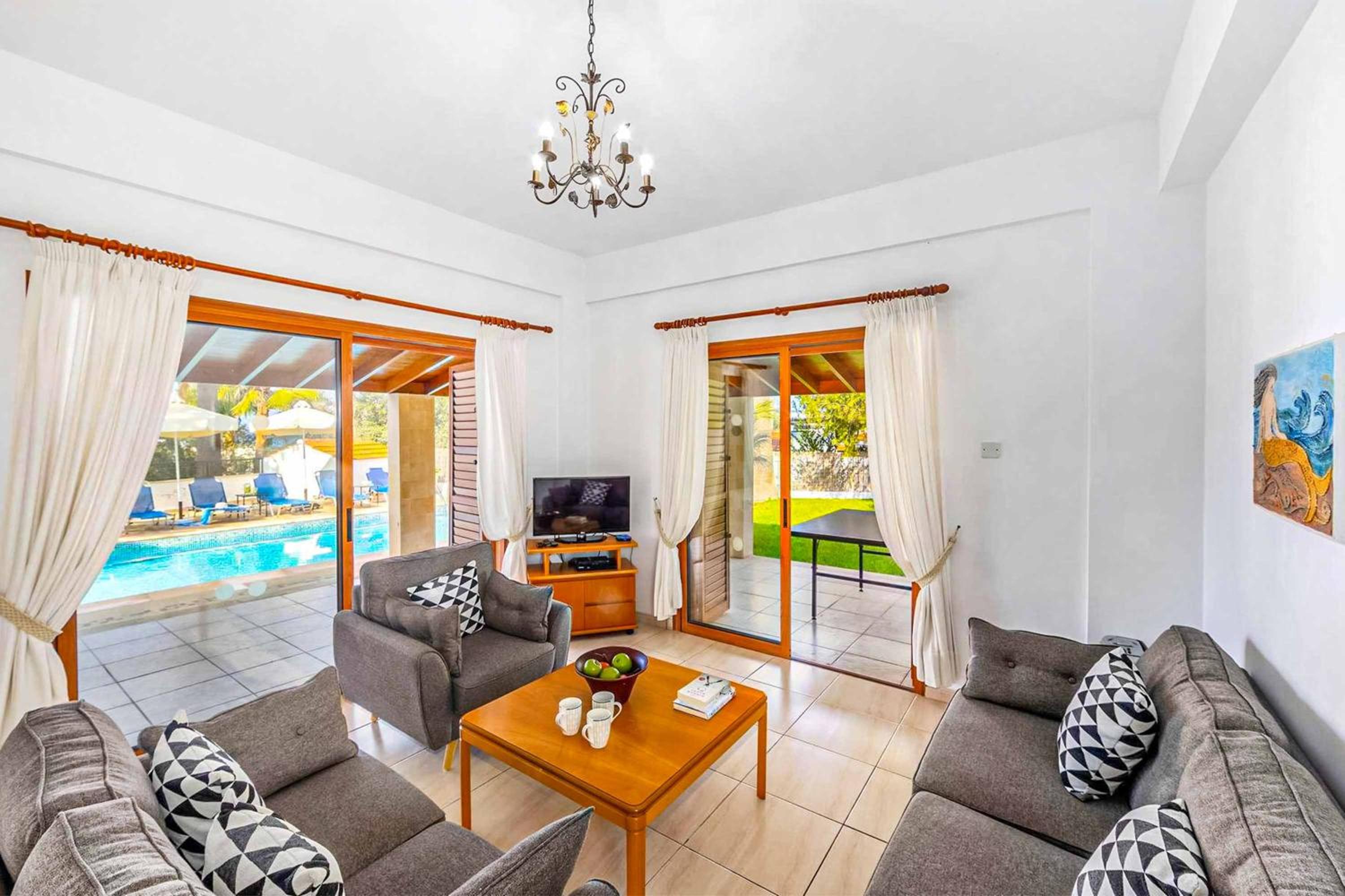 Villa photo 3