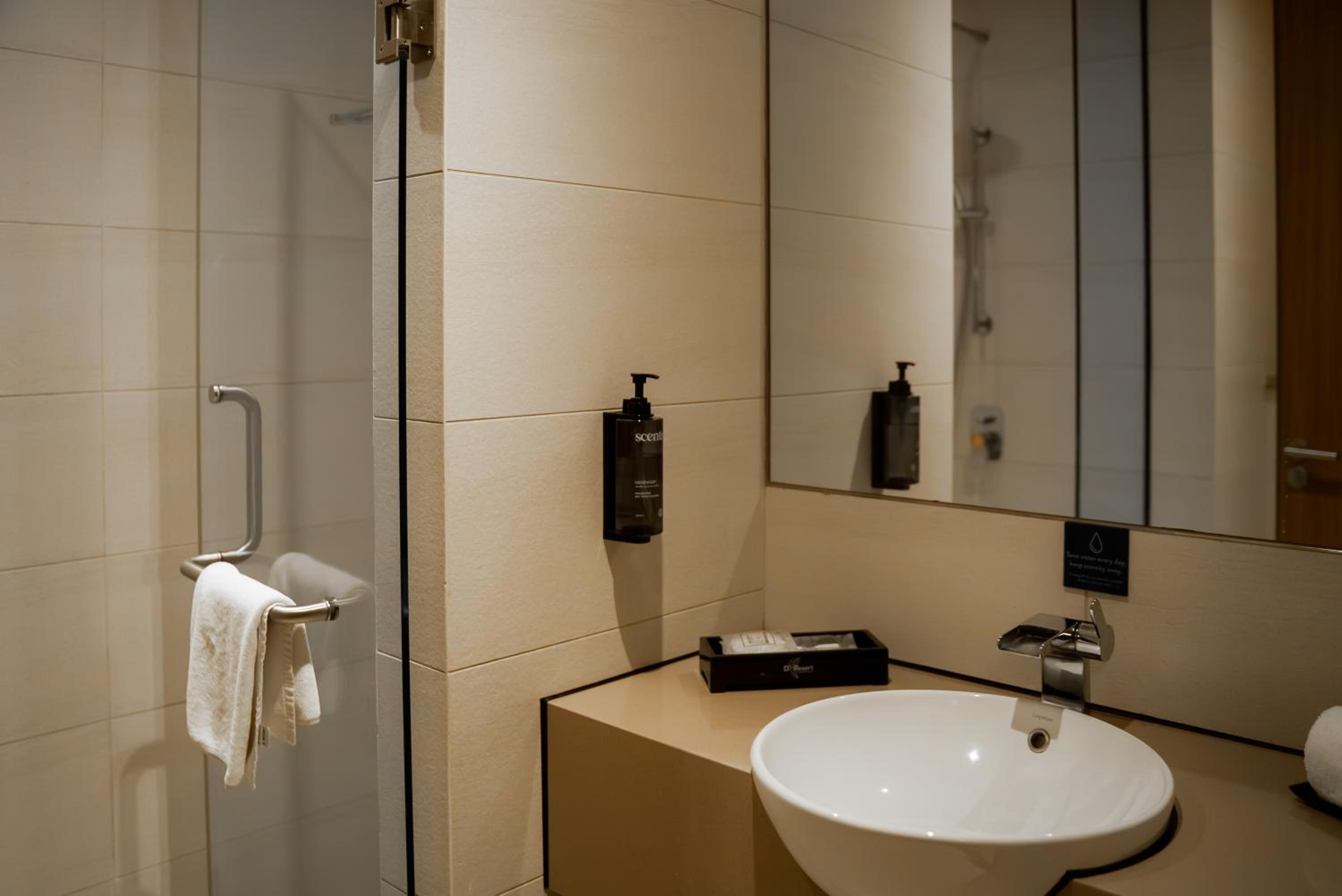Standard Quadruple Room - Ground Level photo 2