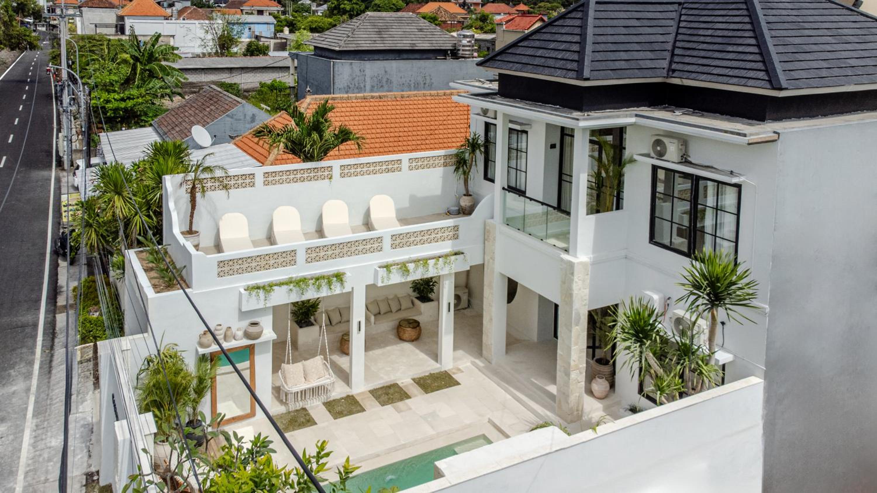 Three-Bedroom Villa photo 2
