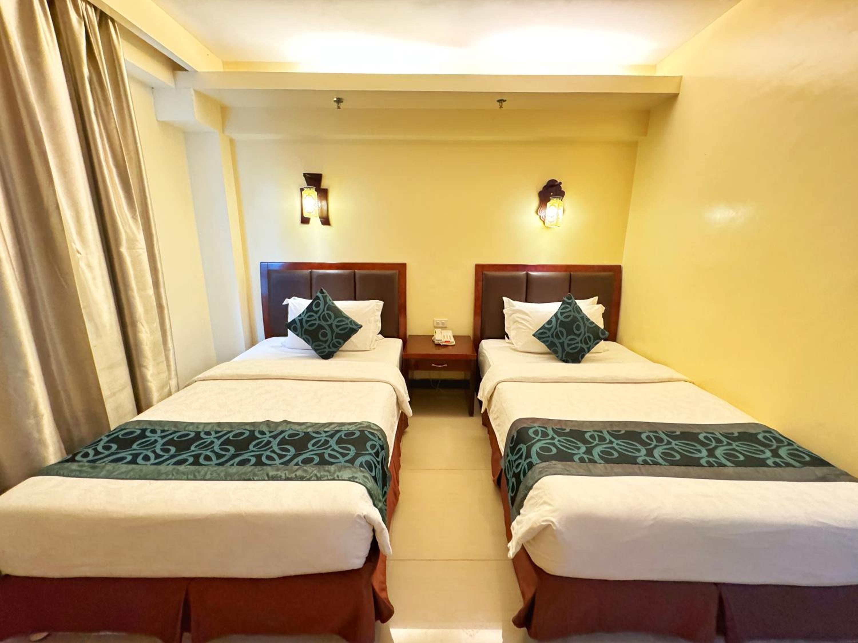 Deluxe Twin Room - Photo 6