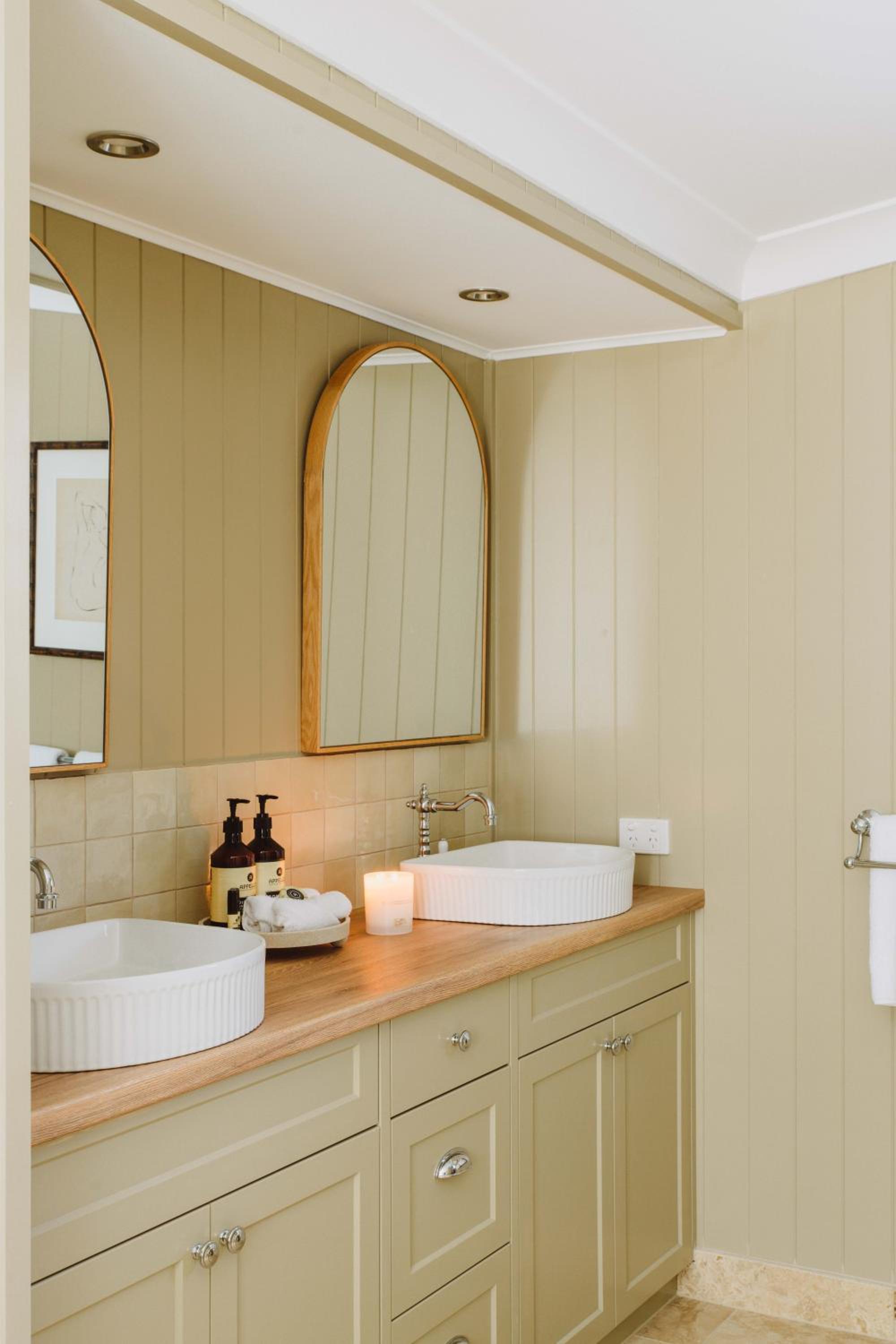 Lodge Bath Suite - Photo 5