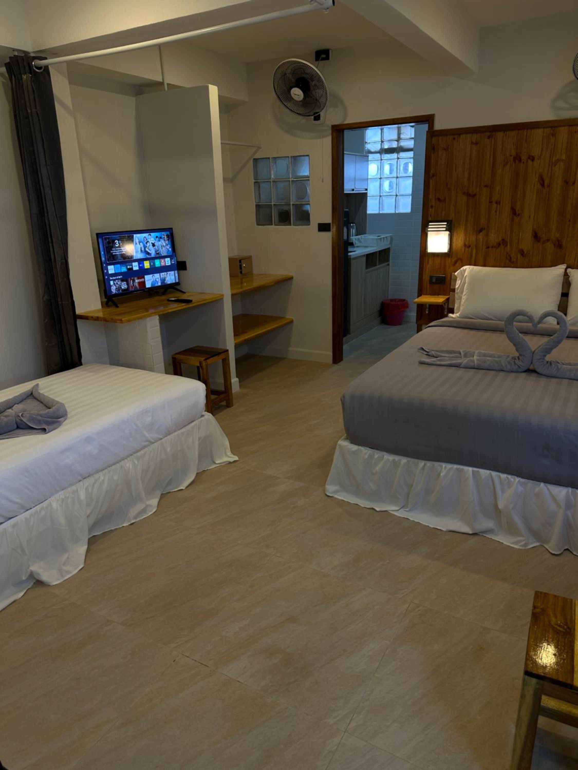 Bungalow Number 7 - Photo 3