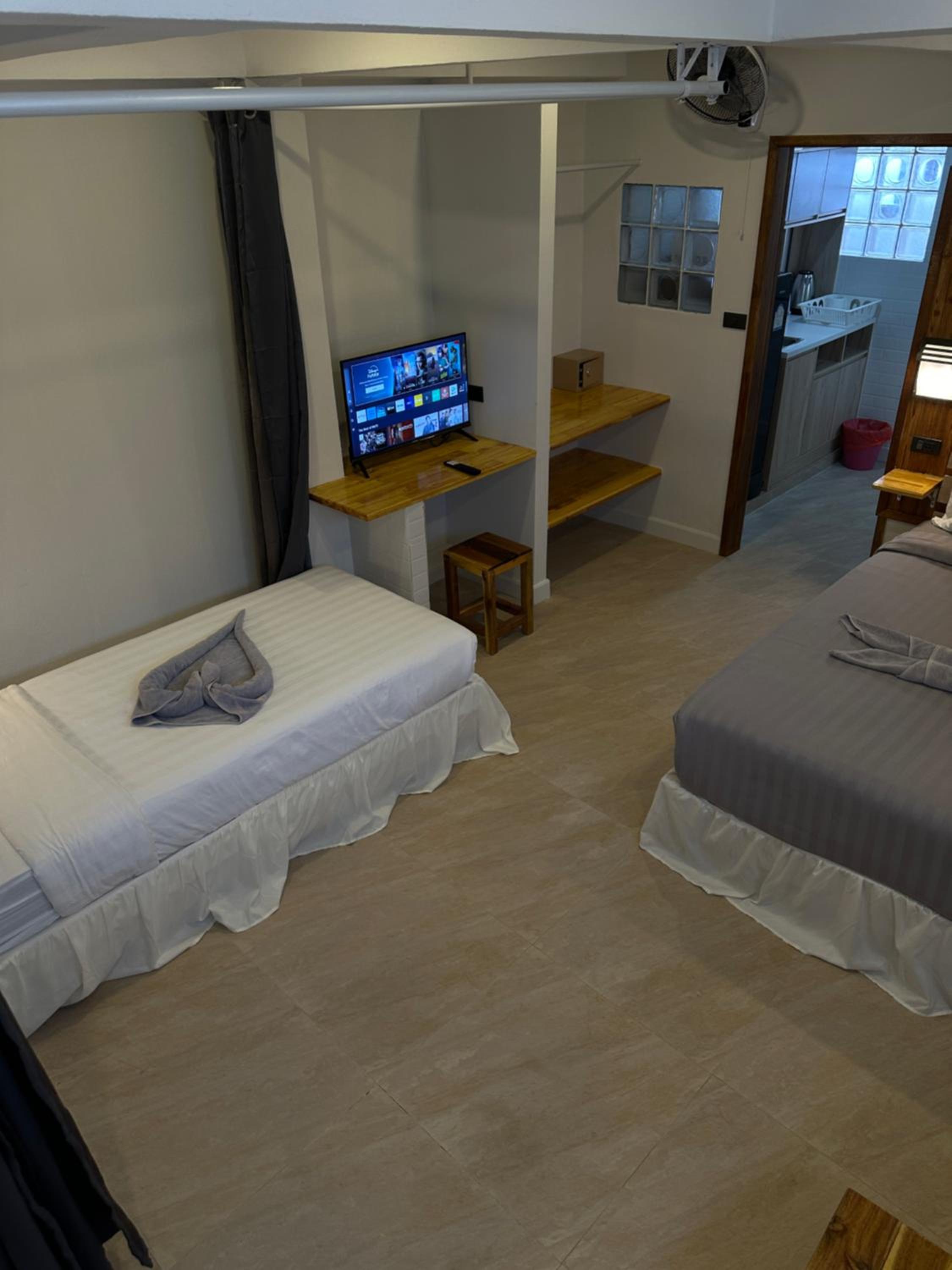 Bungalow Number 7 - Photo 4