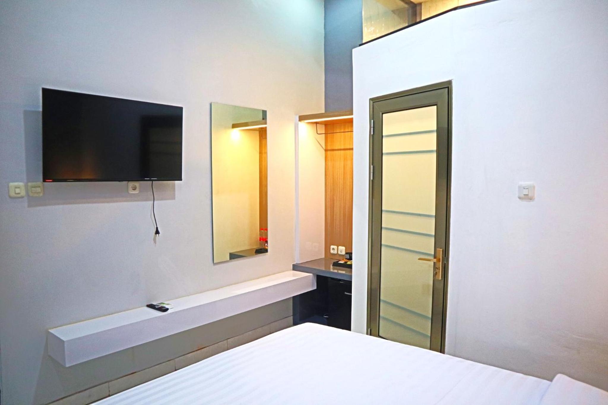 Deluxe Double Room - Photo 24