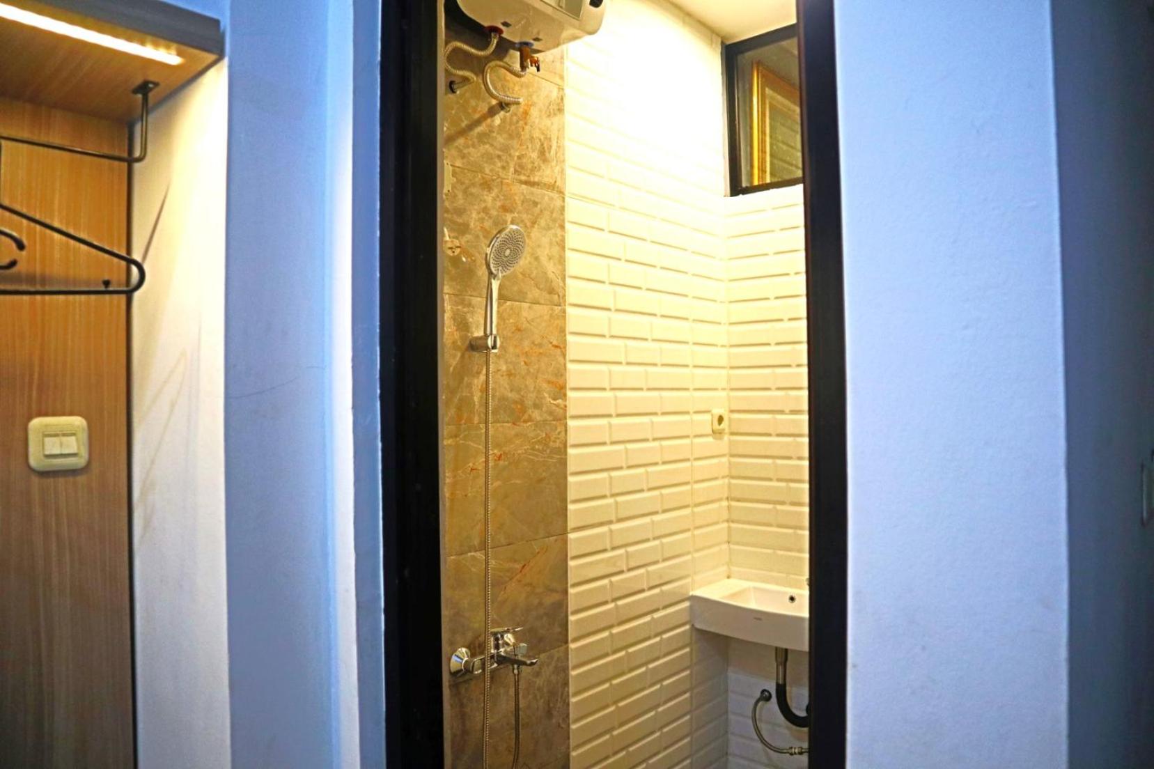 Deluxe Double Room - Photo 22
