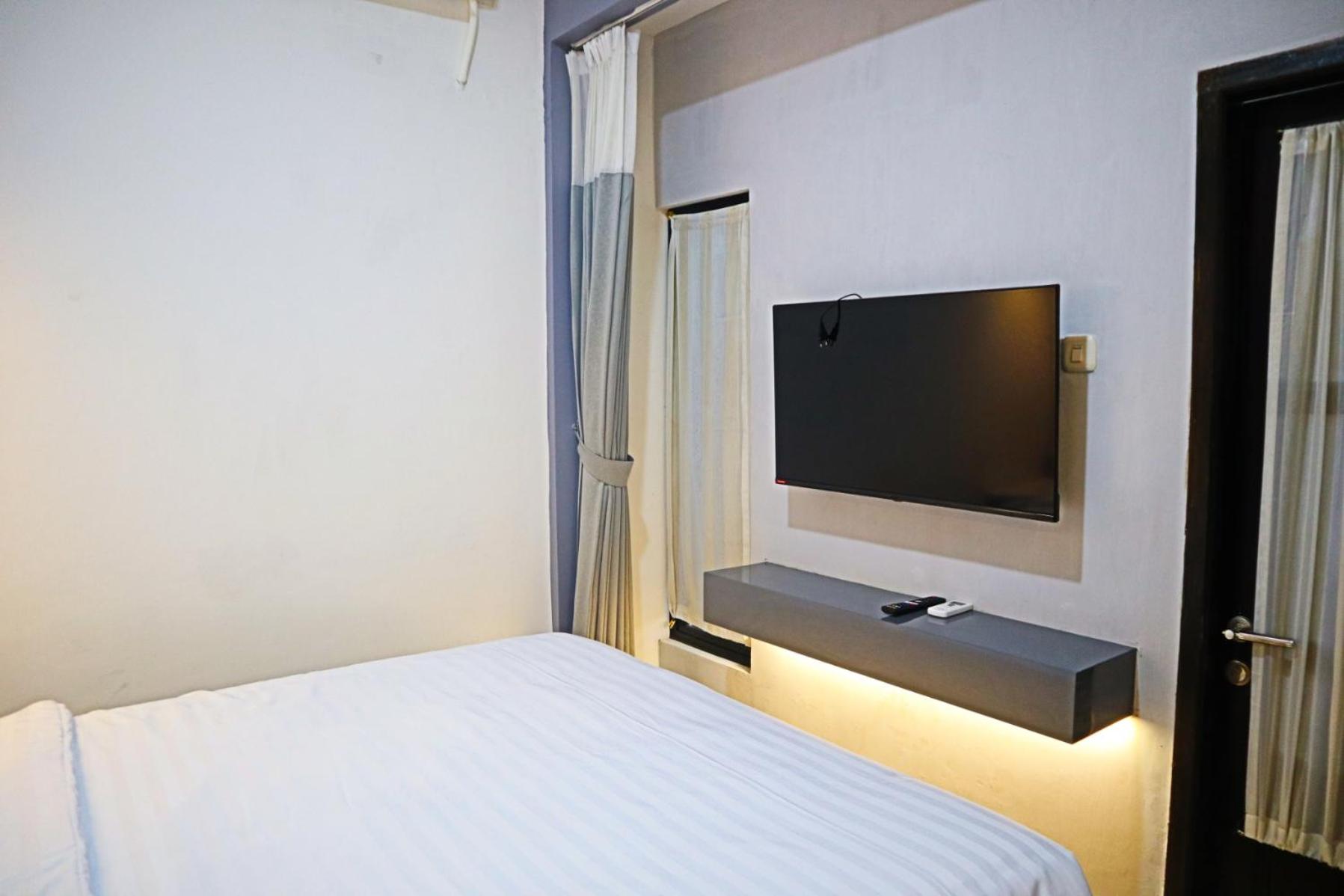 Deluxe Double Room - Photo 21