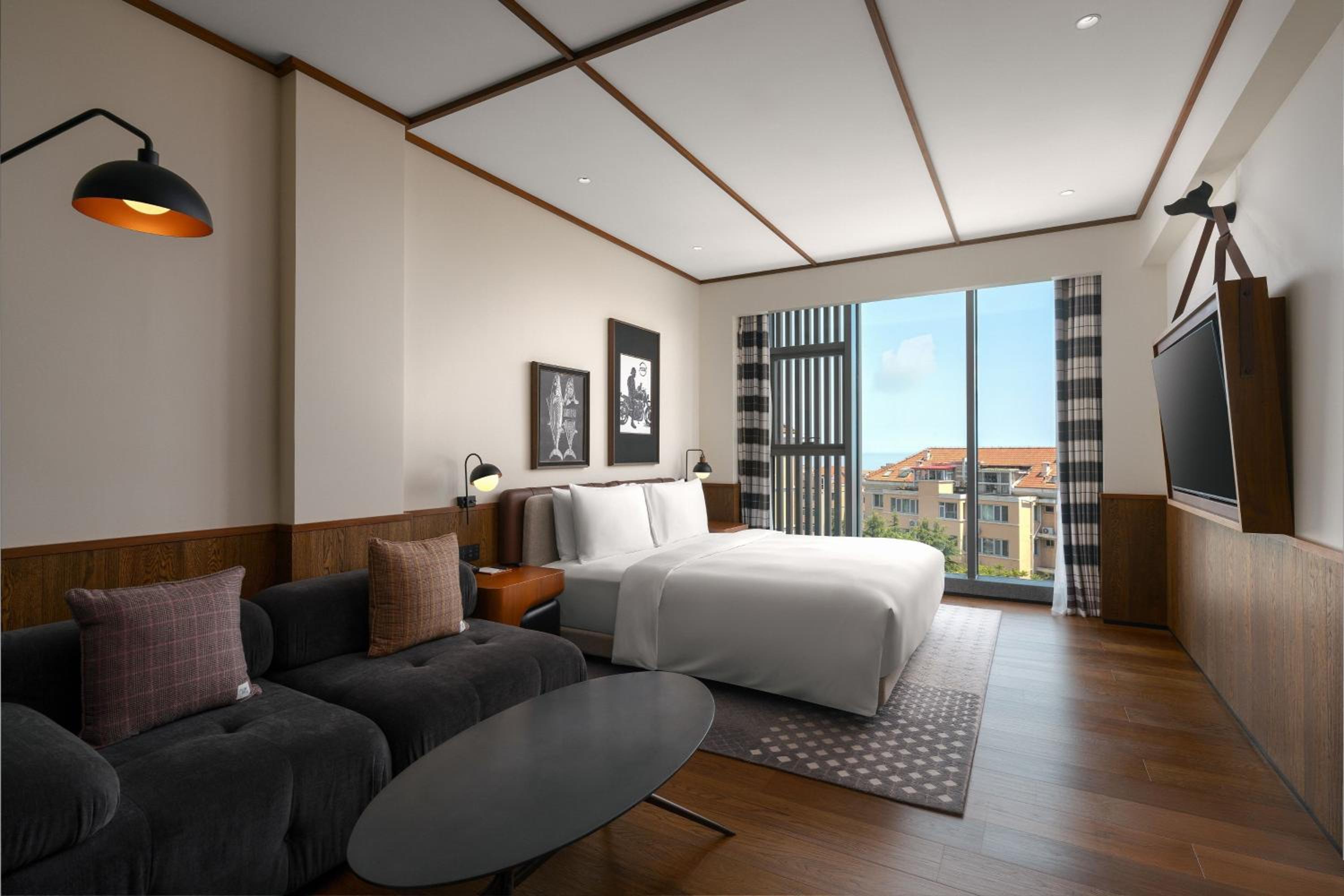 Flow King Room with City View