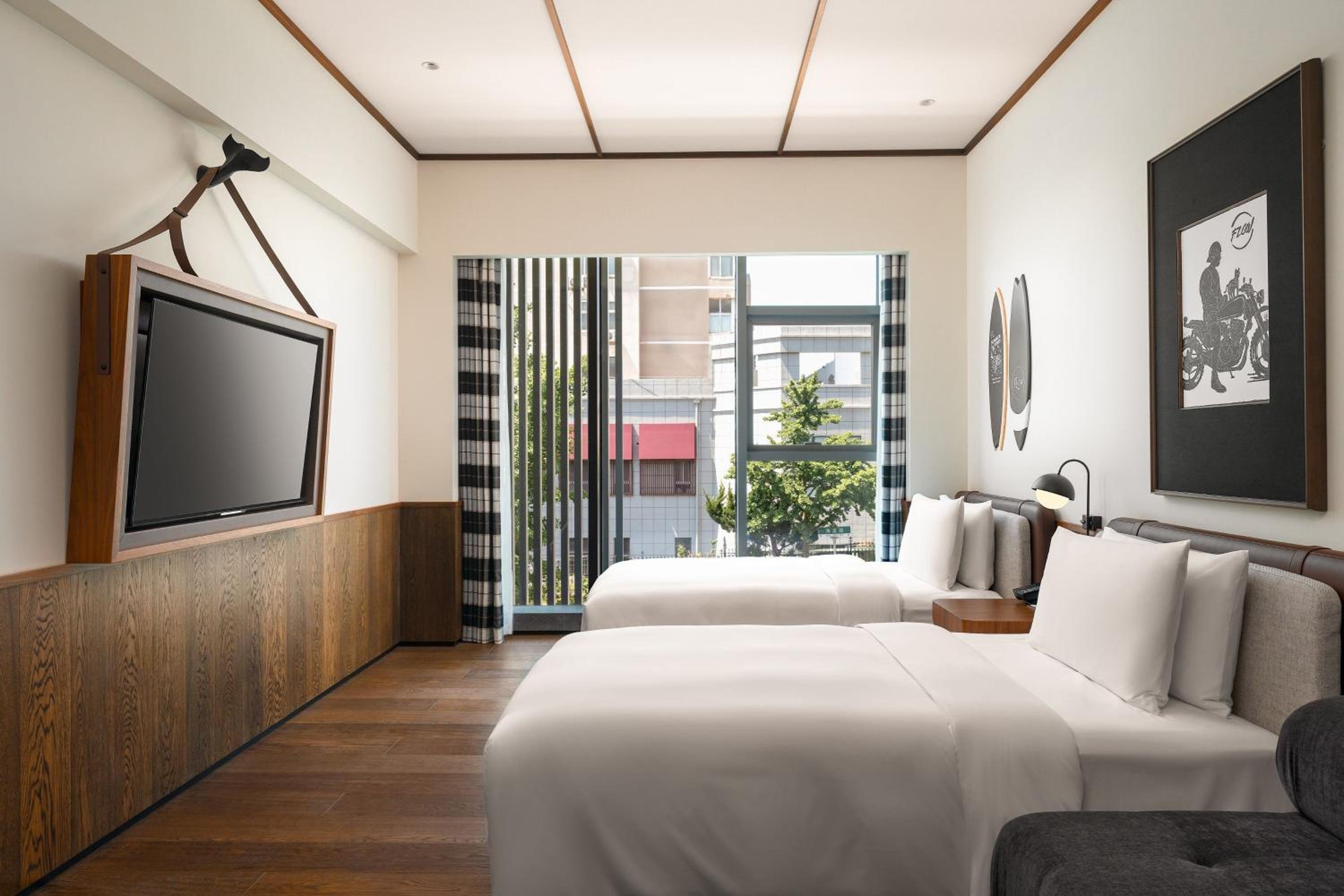 Flow Twin Room with City View