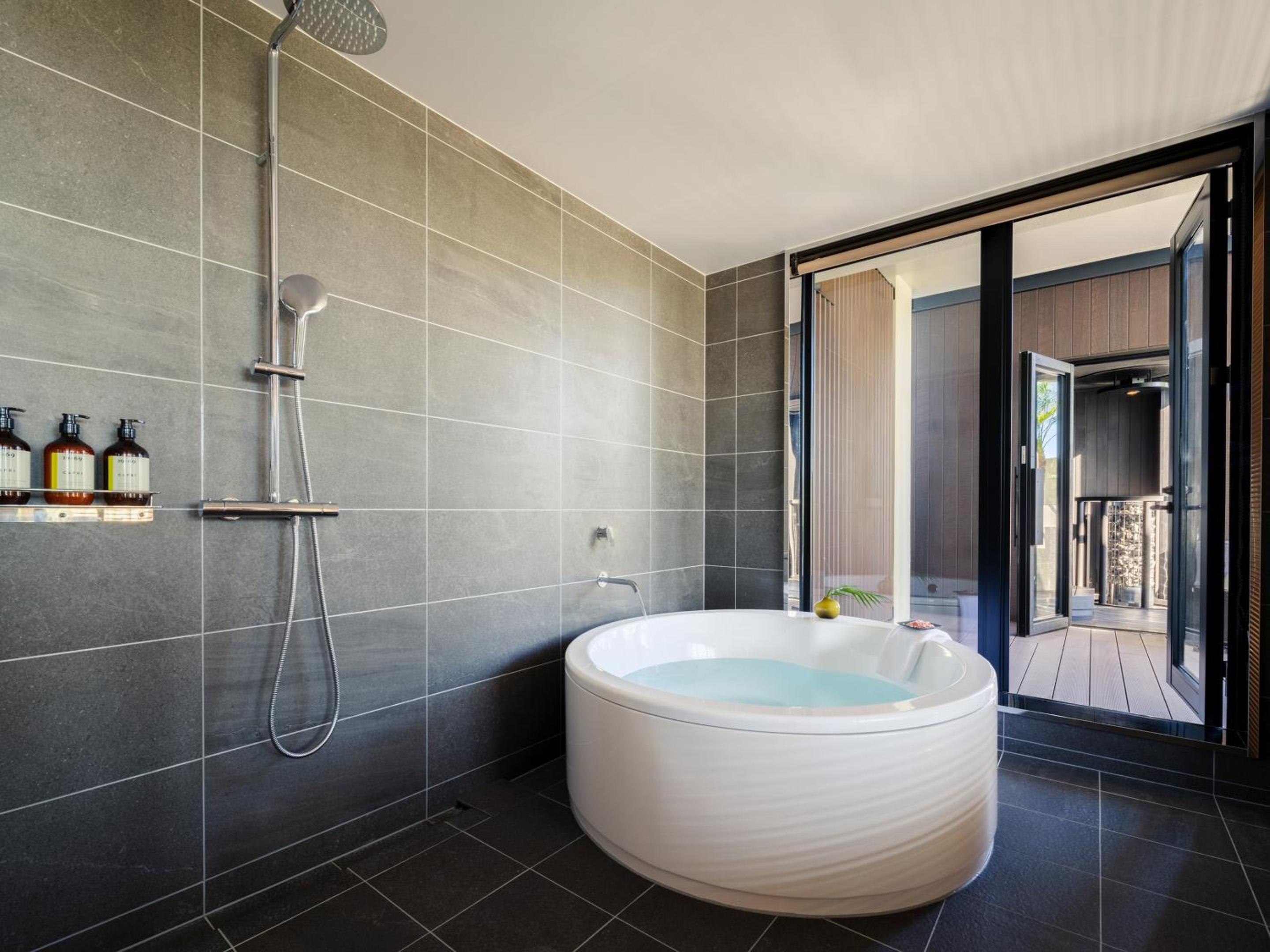 The Seven Pool Suite  - Photo 6