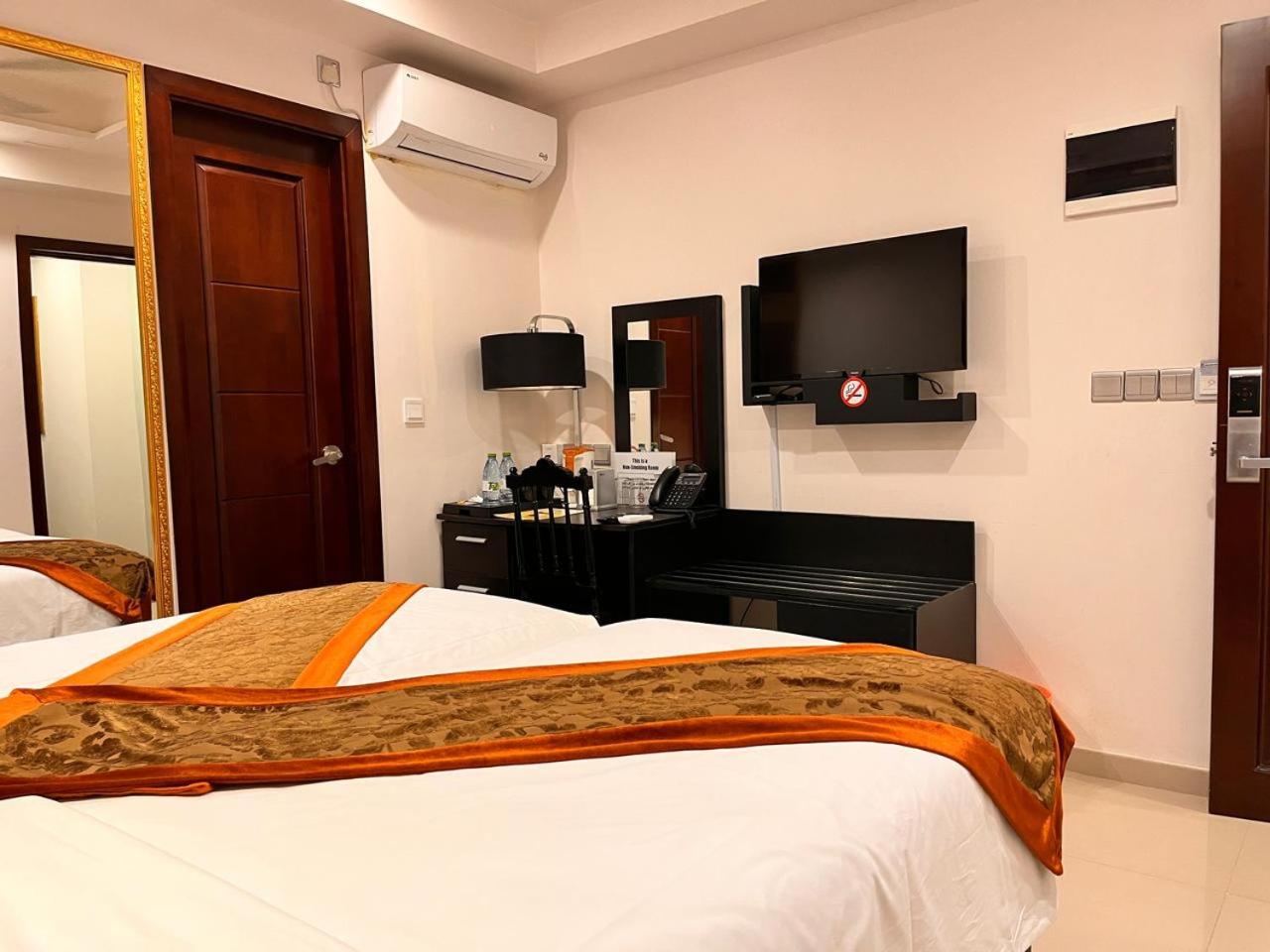 Deluxe Twin Room - Photo 10