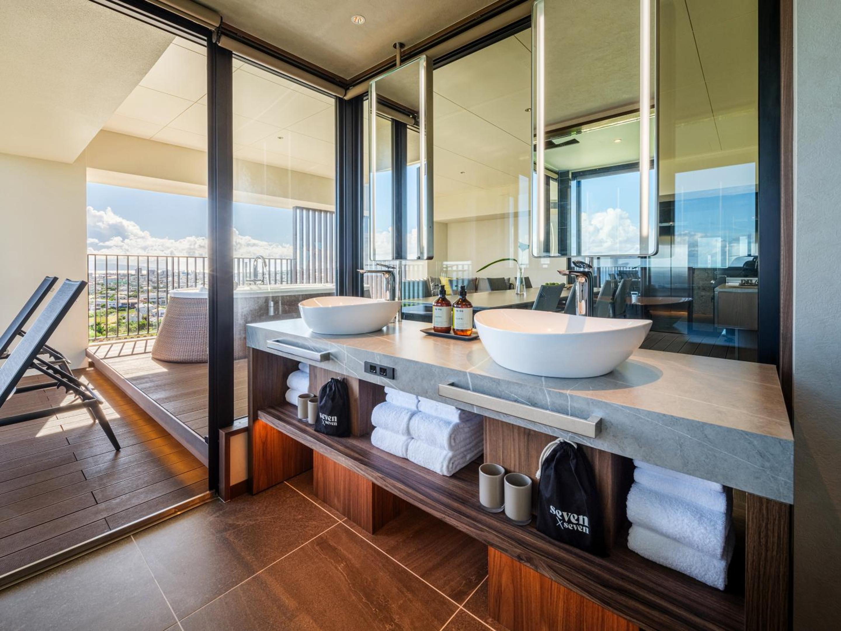 The Seven Ocean Suite with Ocean View - Photo 3