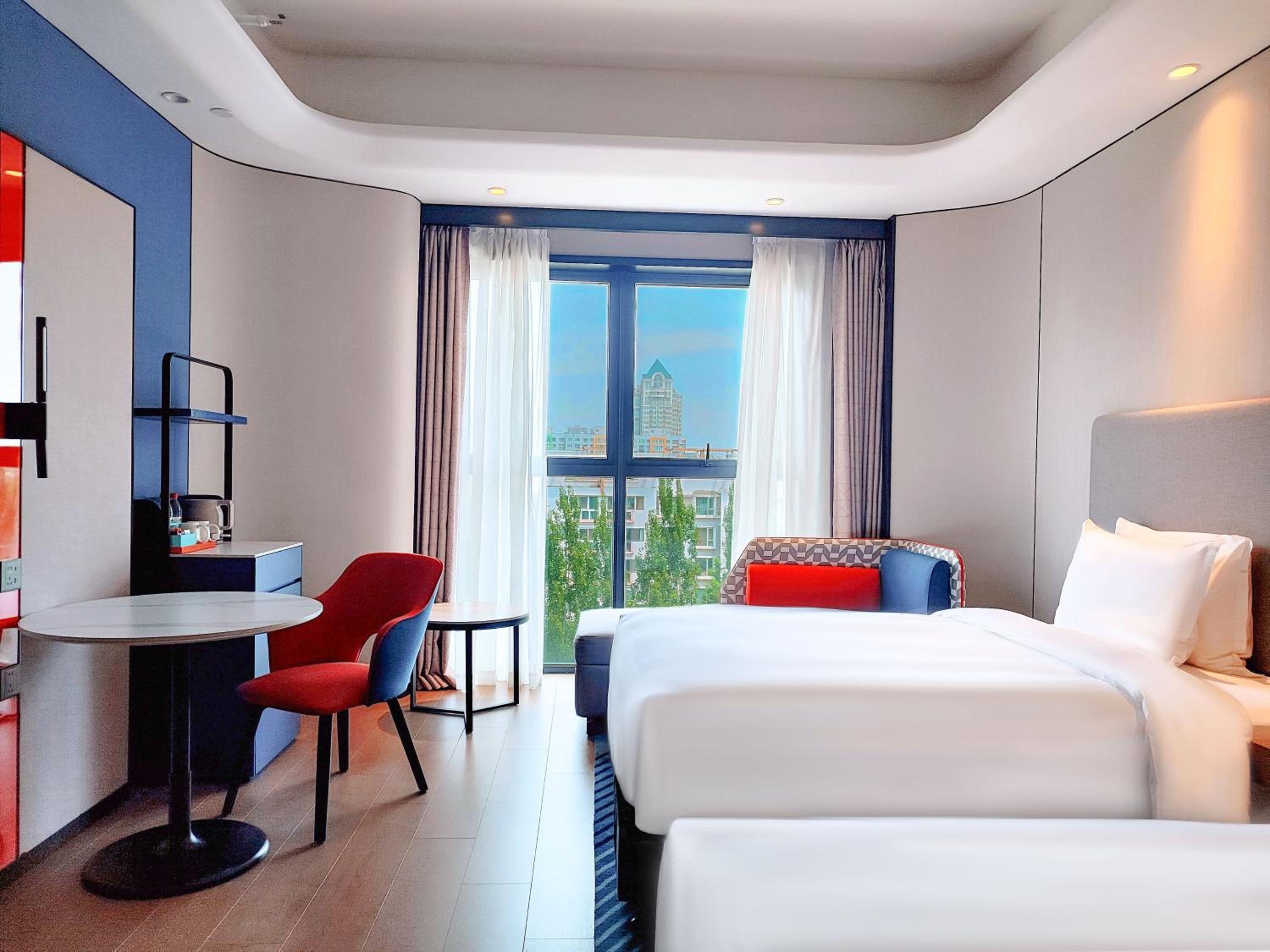 Standard Twin Room with City View