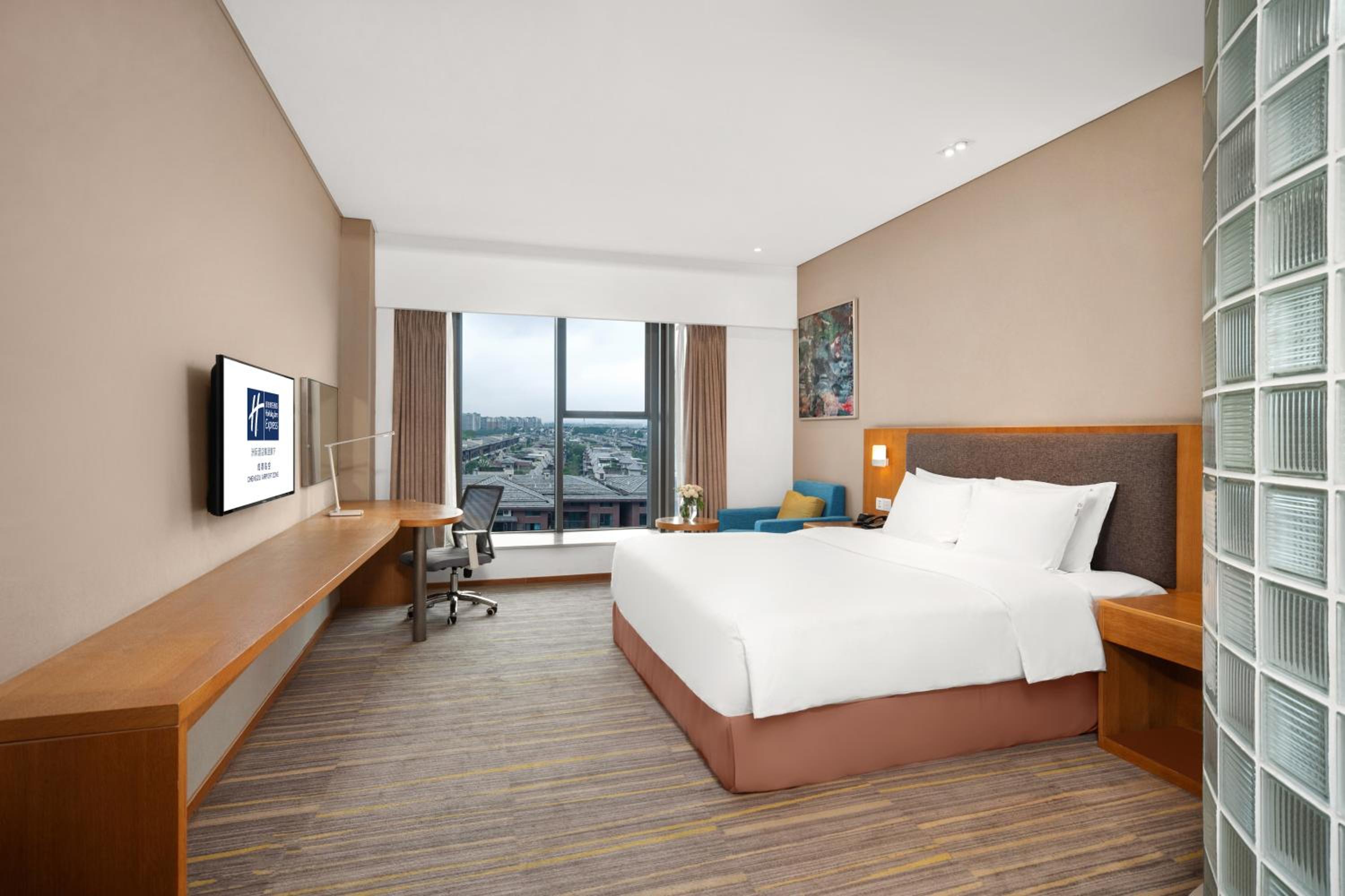 Standard King Room - High Floor photo 1