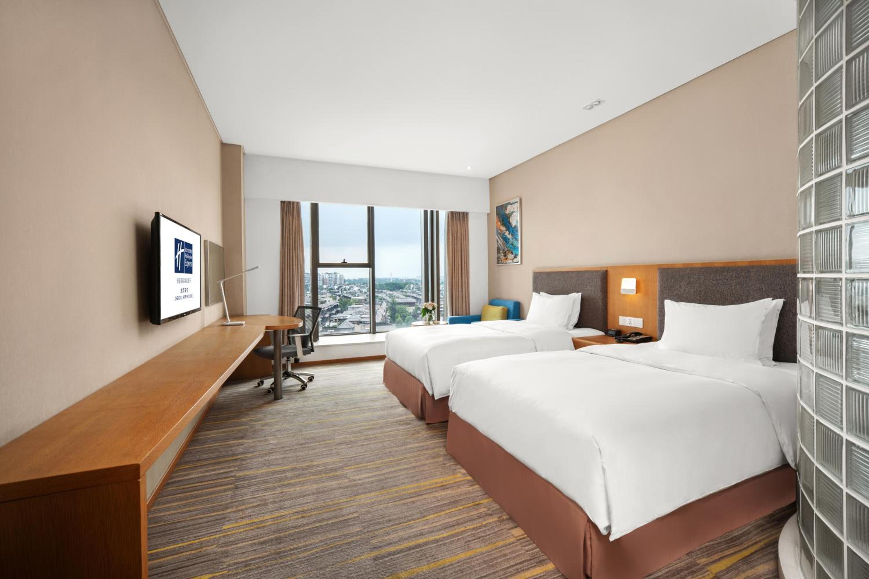 High Floor Standard Twin Room photo 1