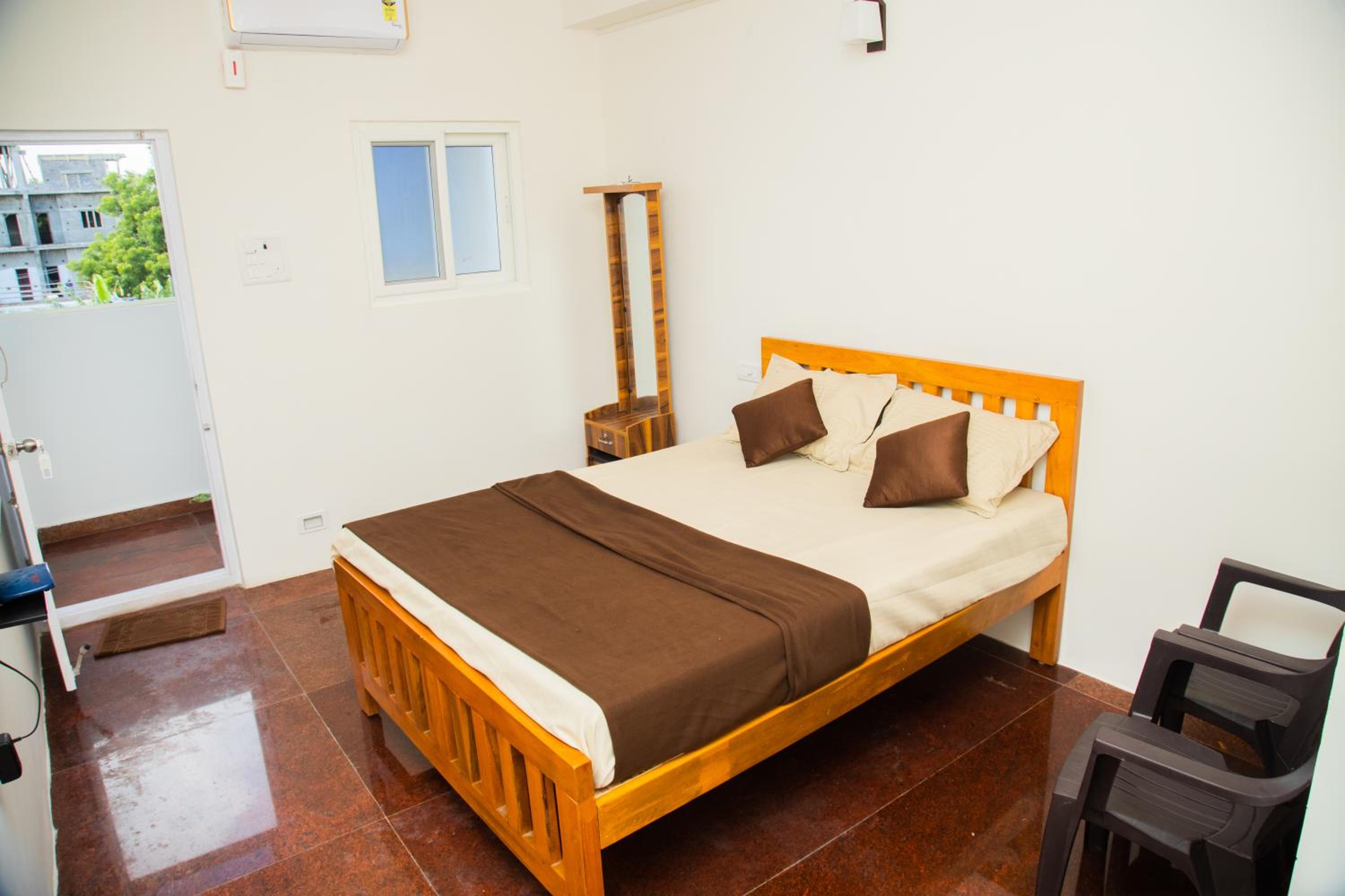 Budget Double Room photo 2