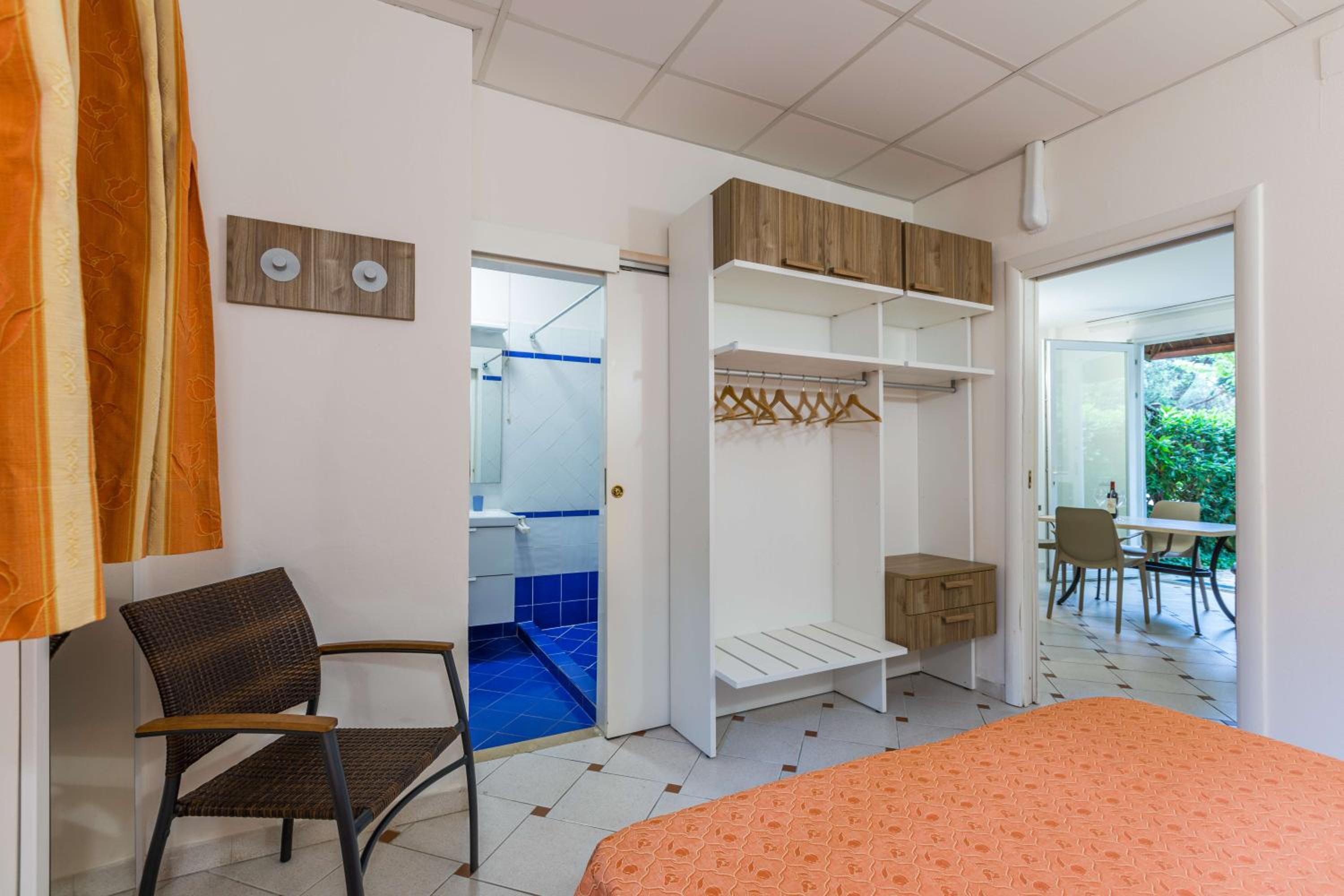 One-Bedroom Superior Apartment photo 2