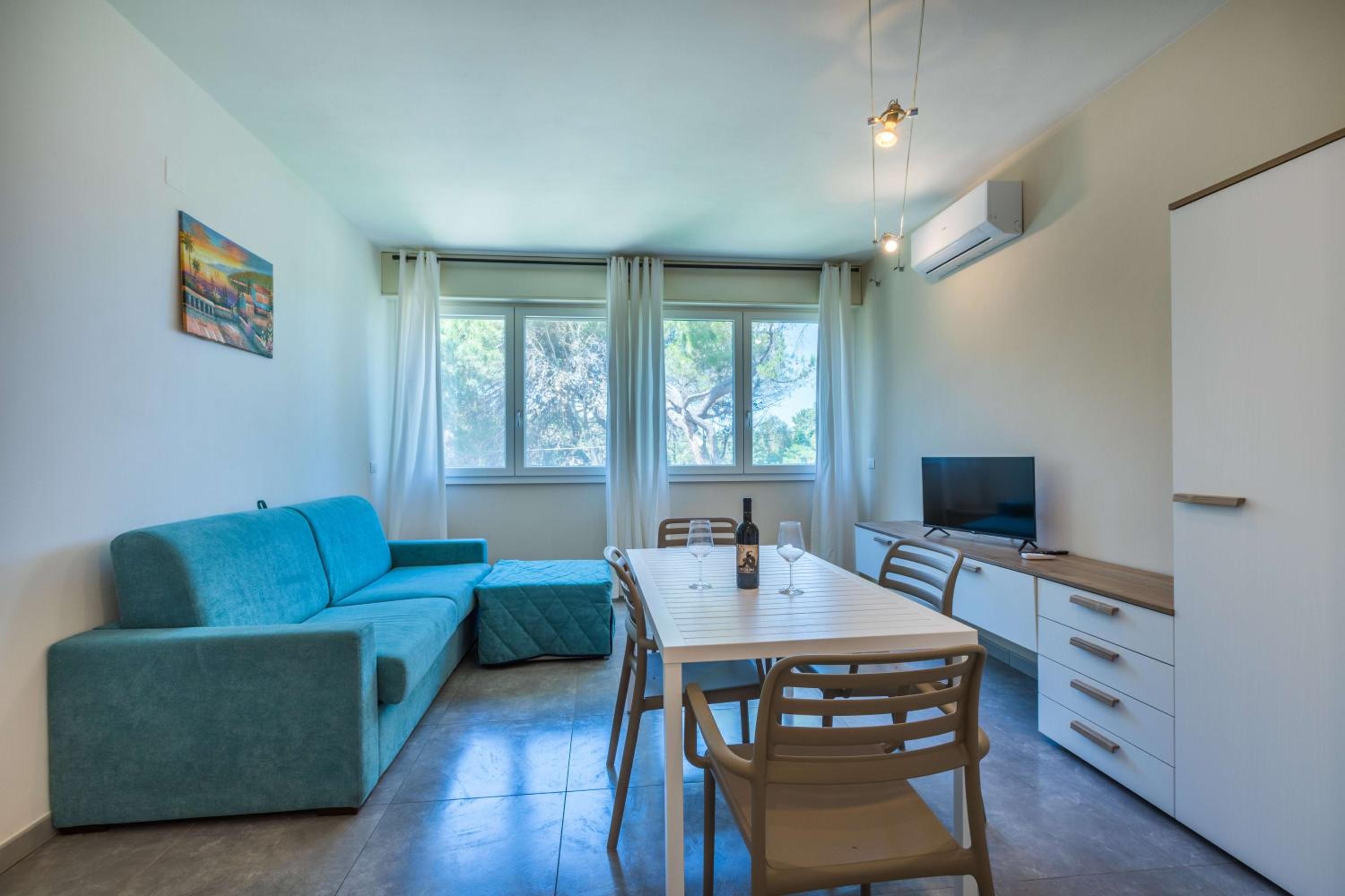 Deluxe Apartment photo 2