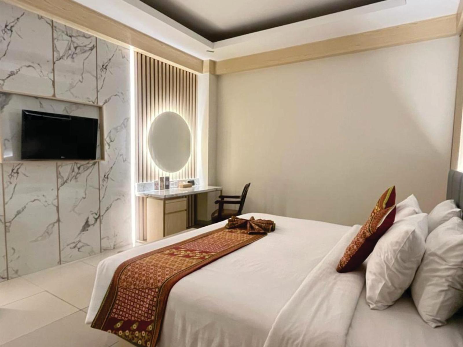 Deluxe Double Room - No View photo 3