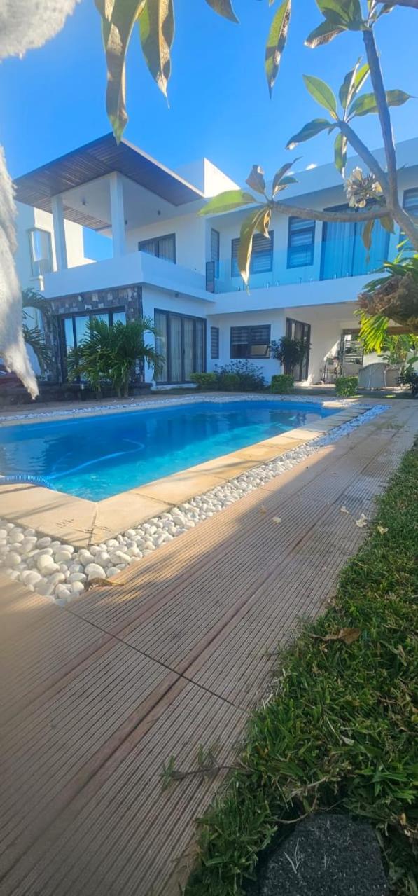 Three-Bedroom Villa photo 2