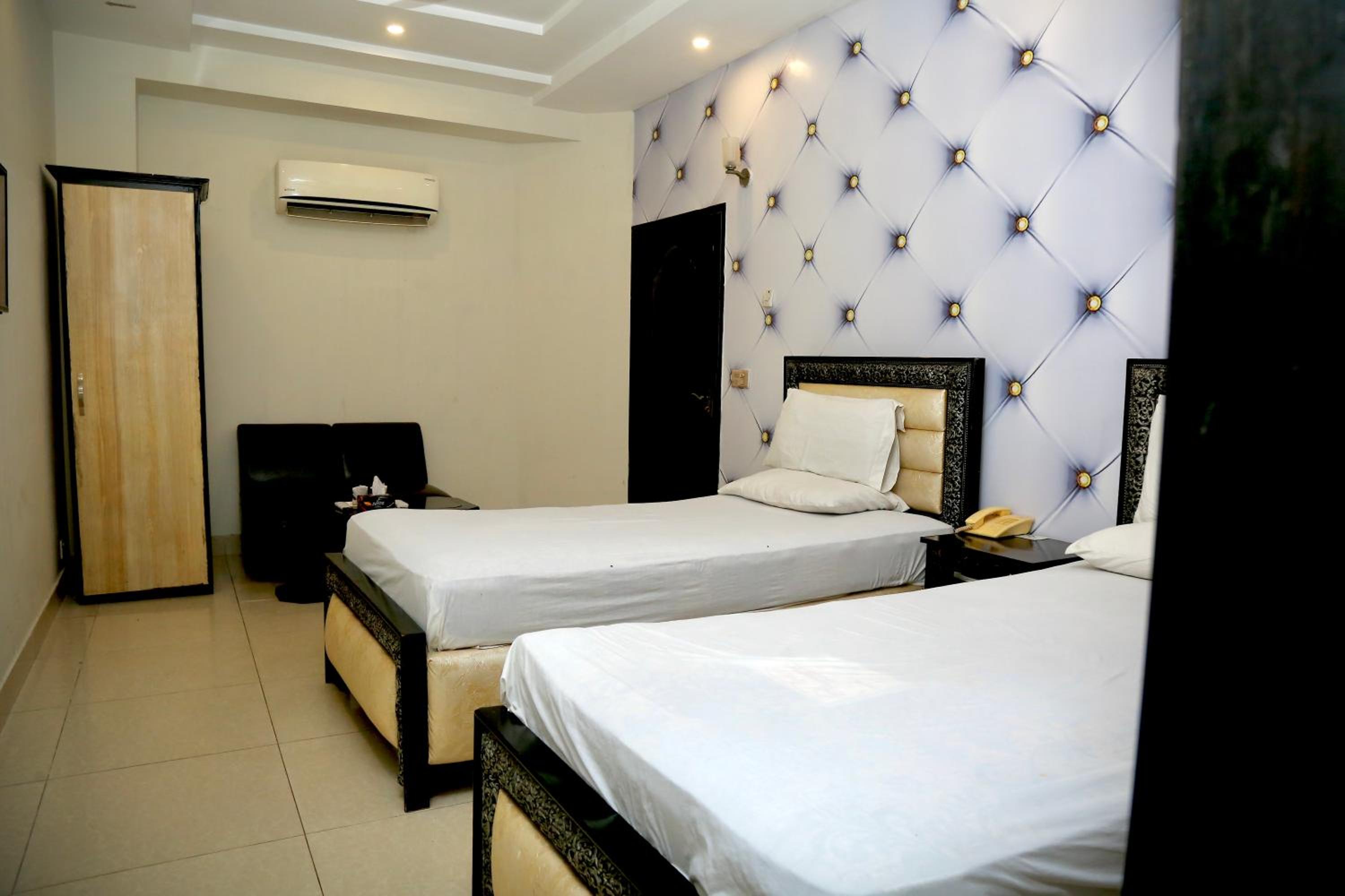 Deluxe Twin Room photo 1