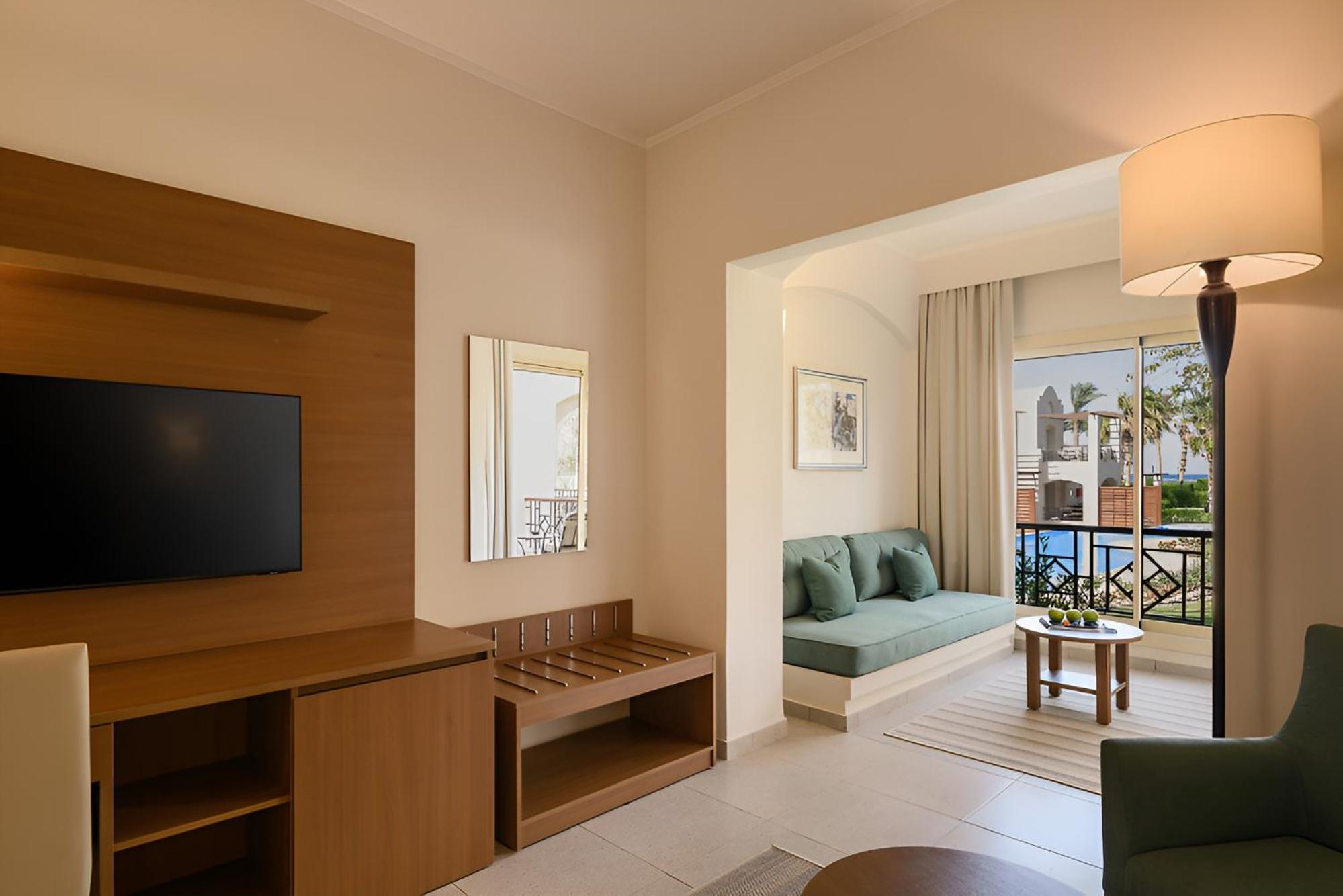 Superior Queen or Twin Room with Garden View