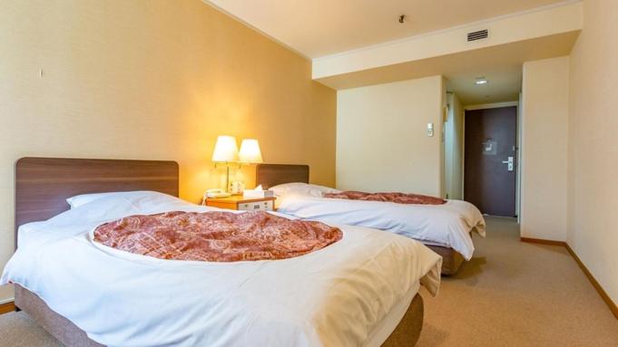 Standard Twin Room - Mountain Side - Private Bathroom - Non-Smoking