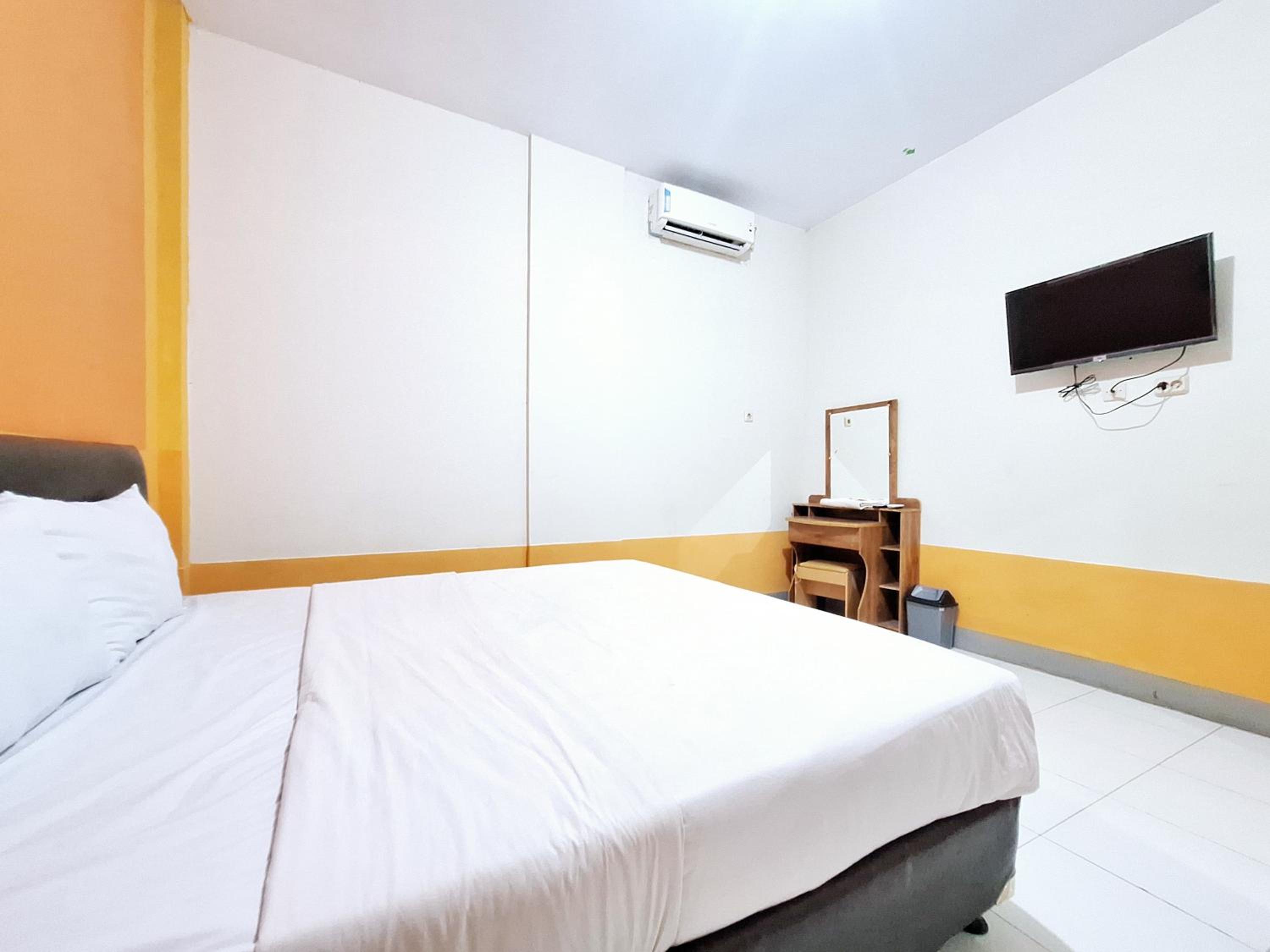 Deluxe Double Room - Photo 11