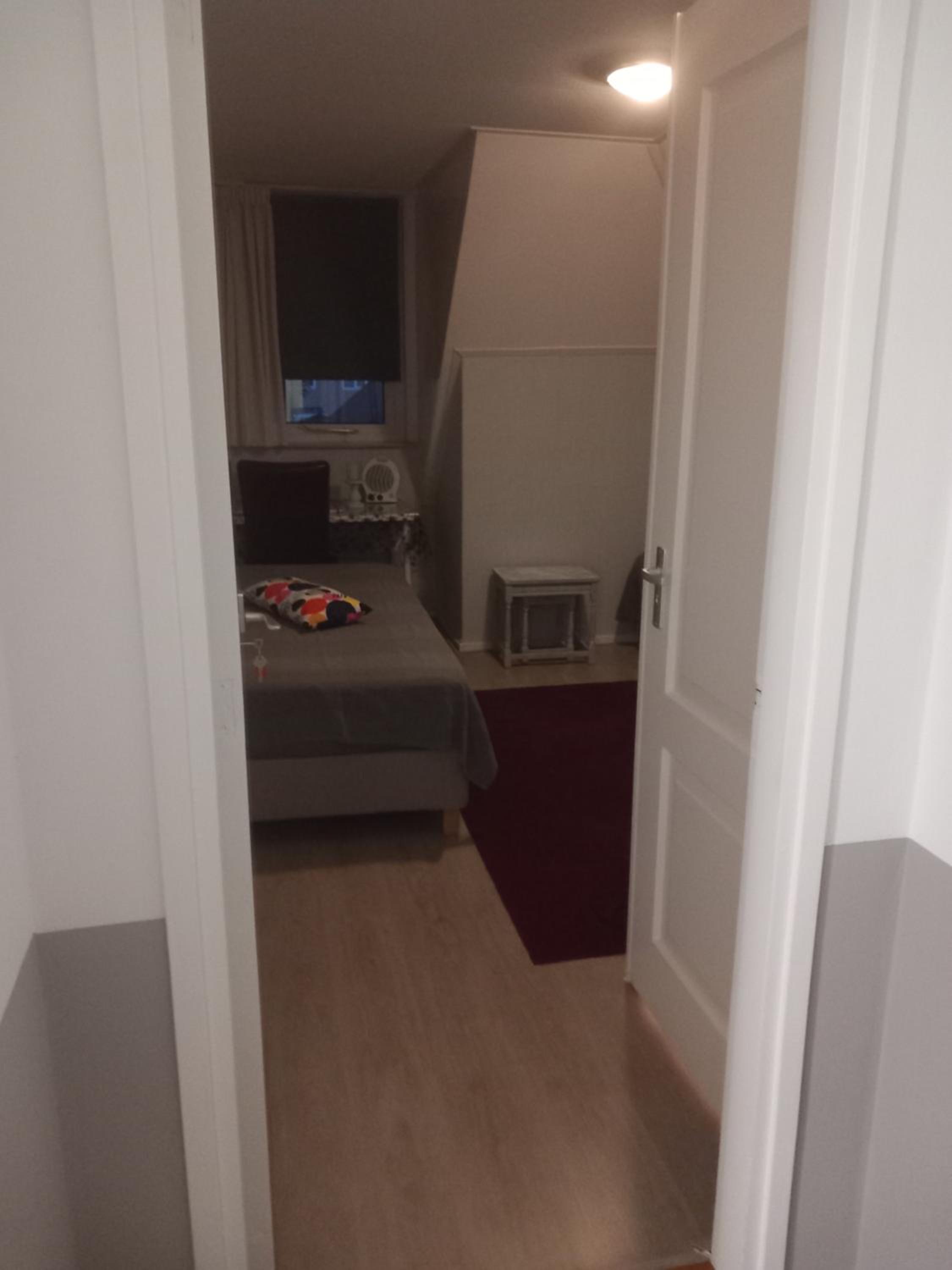 Double or Twin Room with Private Bathroom - Photo 4
