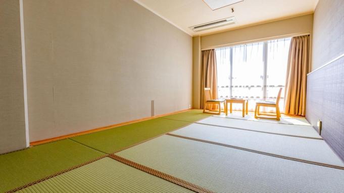 Standard Triple Room - Mountain side - Private Bathroom - Non-Smoking photo 3