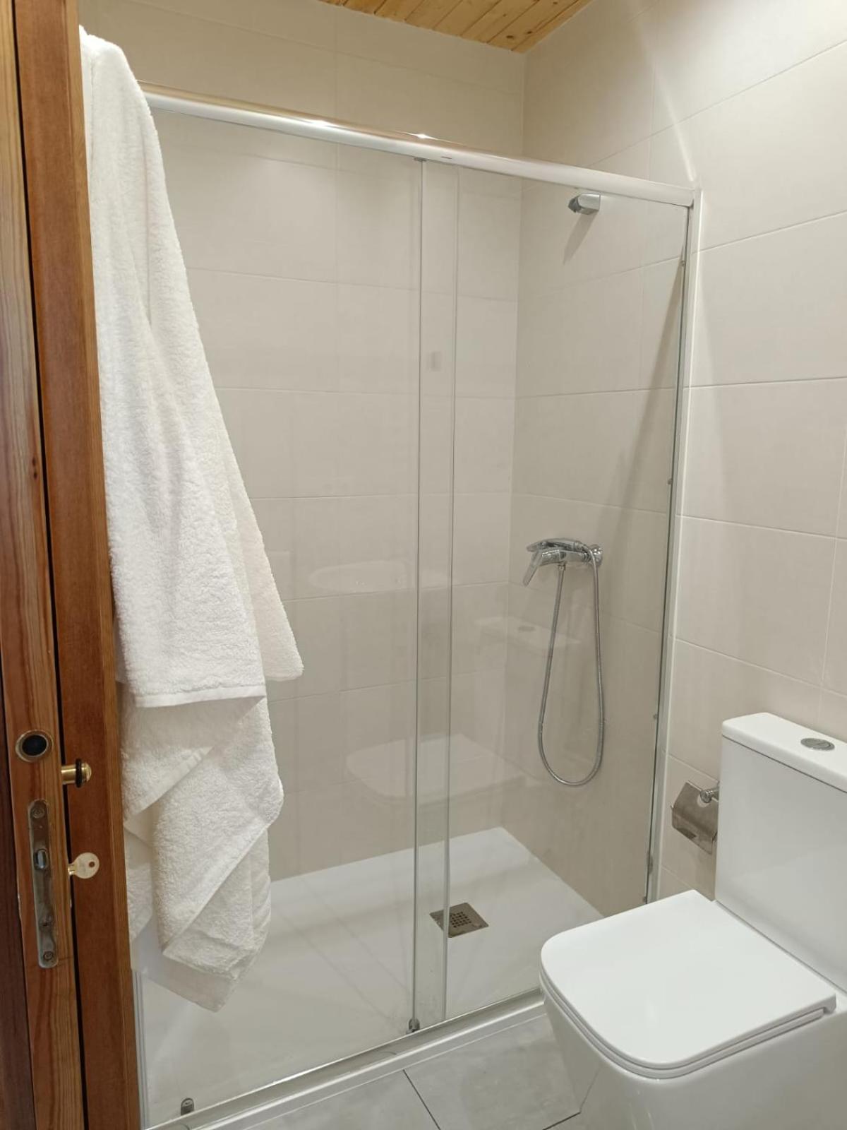 Triple Room with Private Bathroom - Photo 6