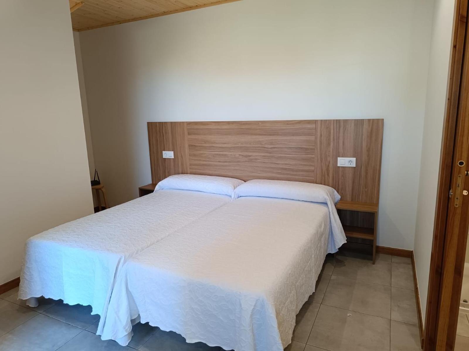 Triple Room with Private Bathroom - Photo 5