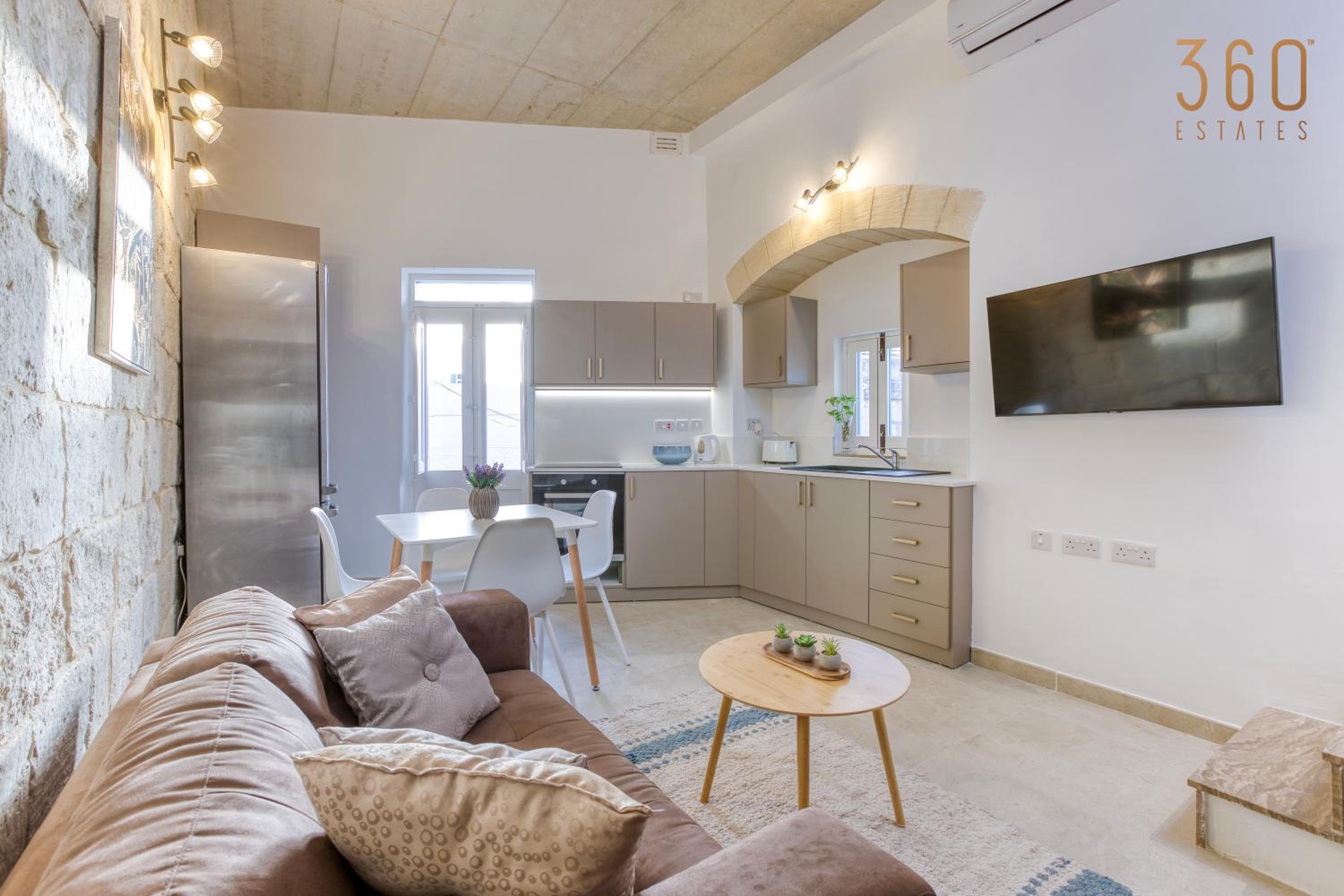 One-Bedroom House photo 1
