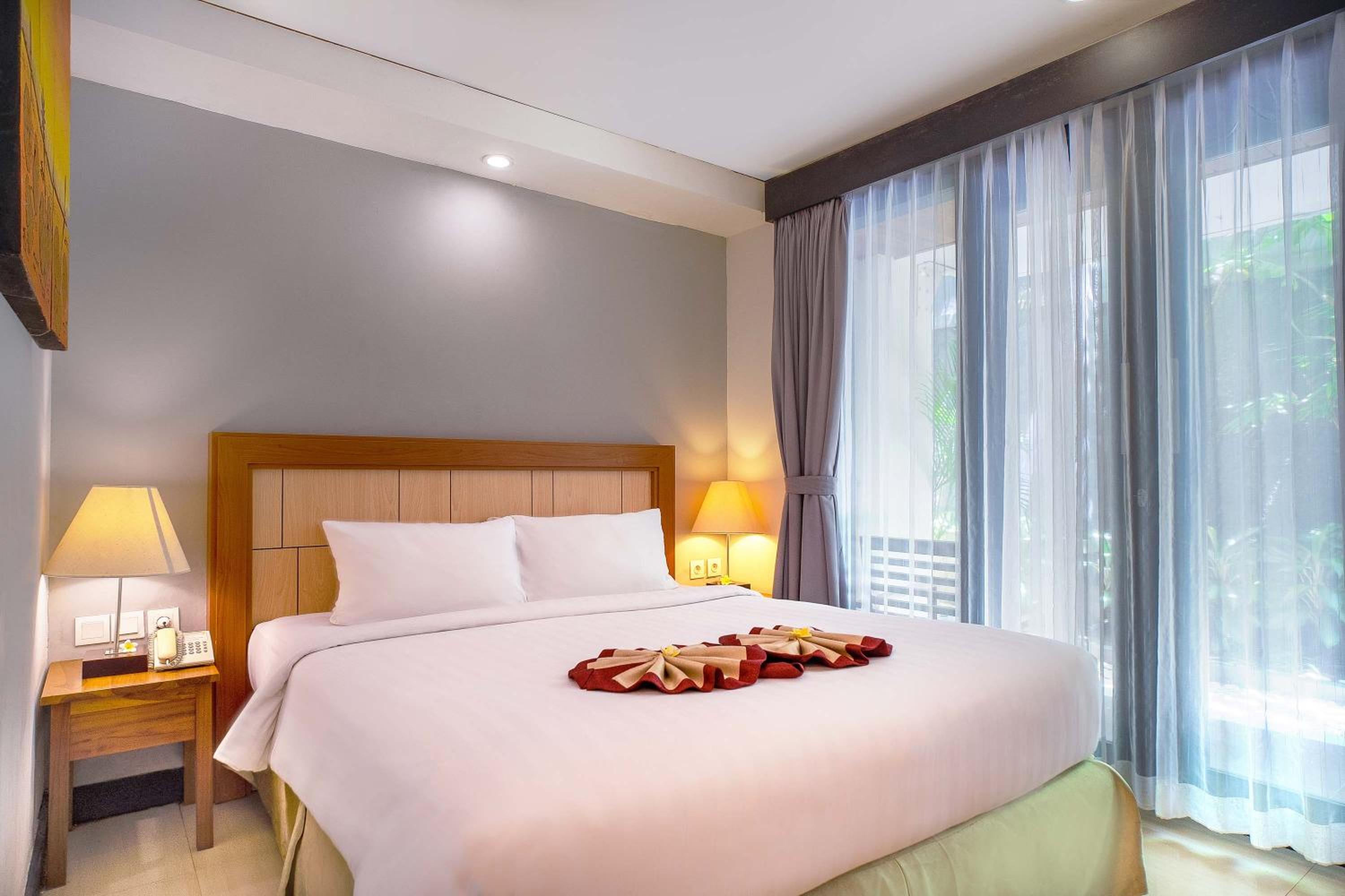 Deluxe Room with Garden View - Photo 3