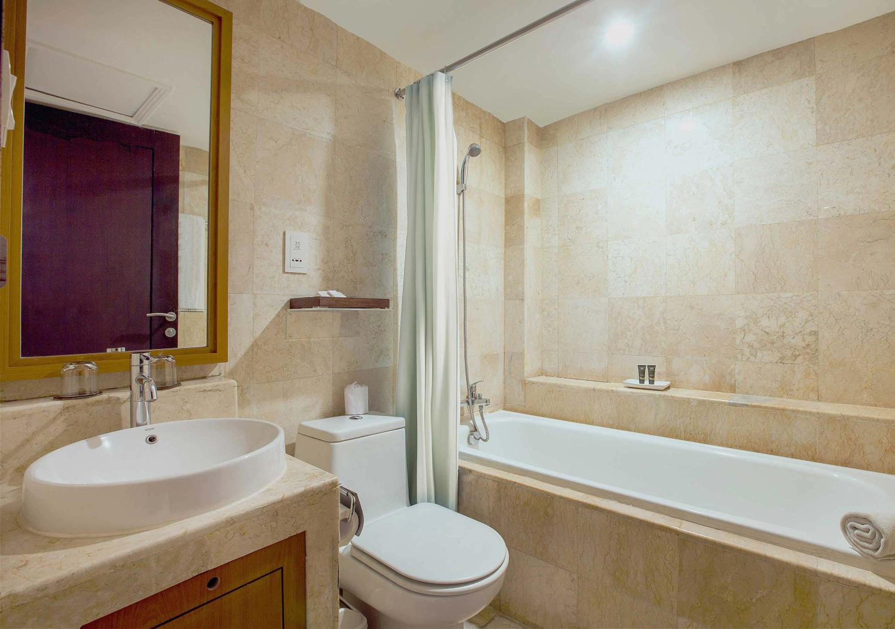 Deluxe Room with Garden View - Photo 4