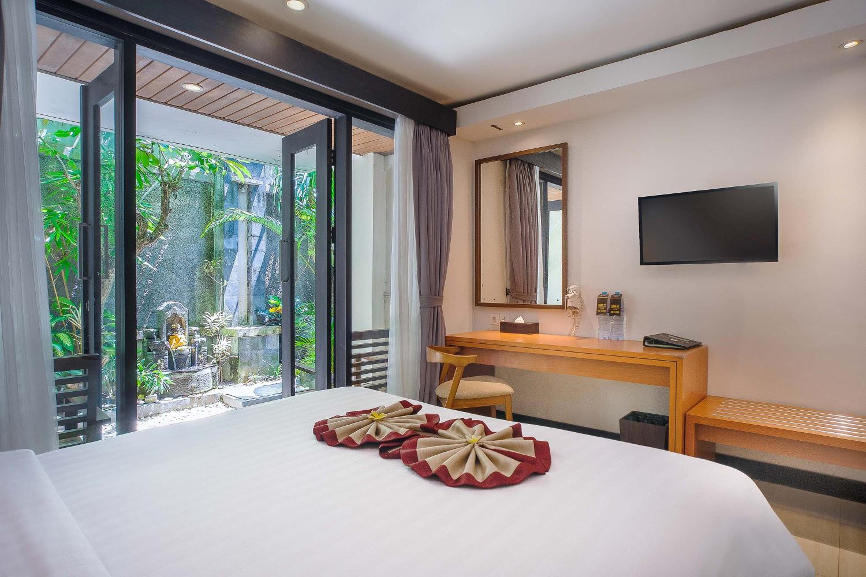Deluxe Room with Garden View - Photo 10