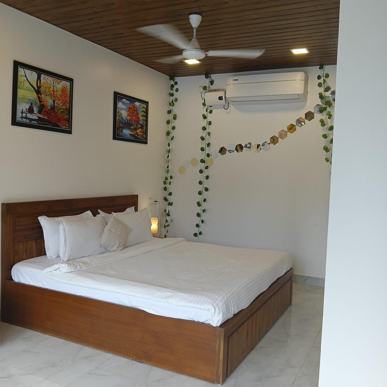 Three-Bedroom Villa photo 1