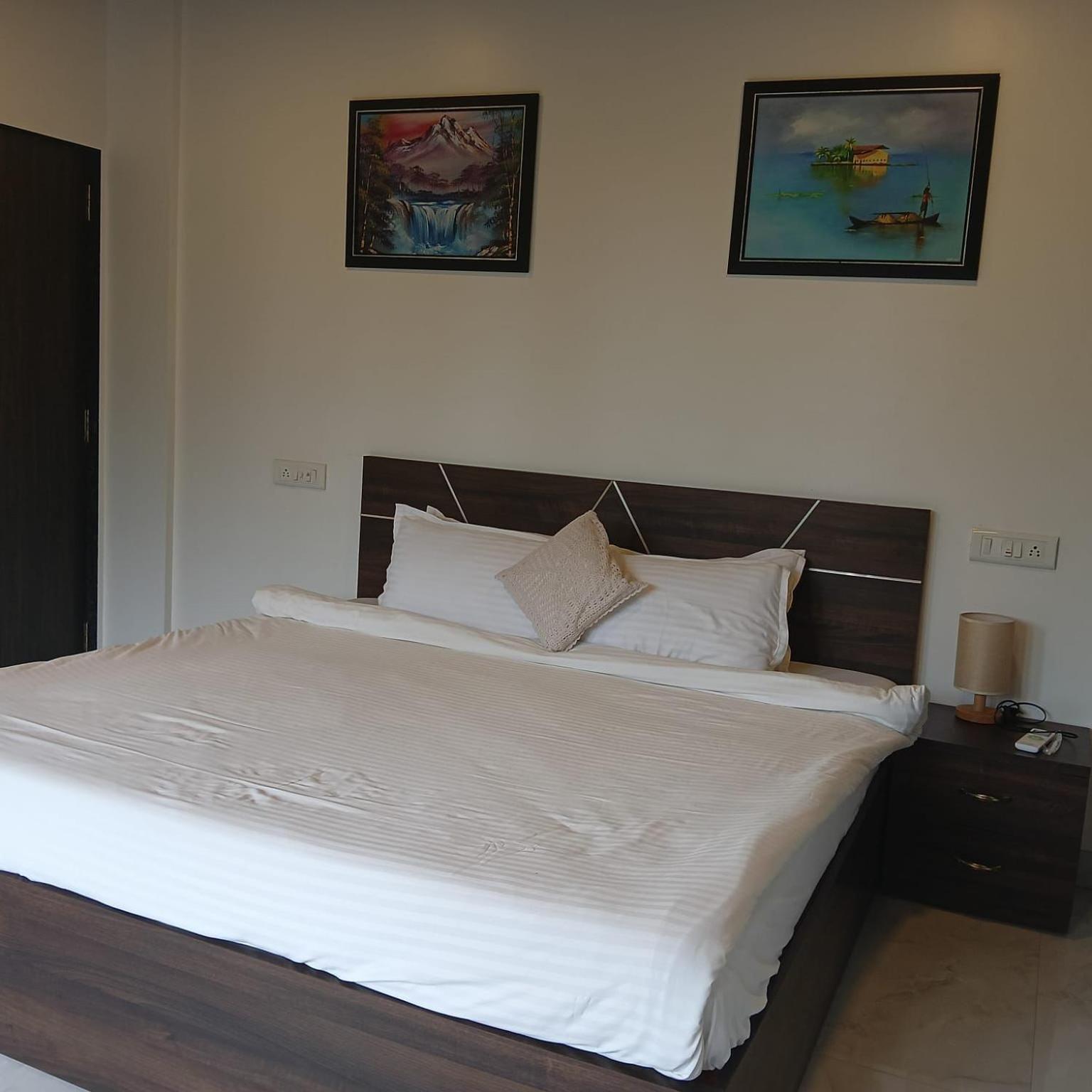 Three-Bedroom Villa photo 3