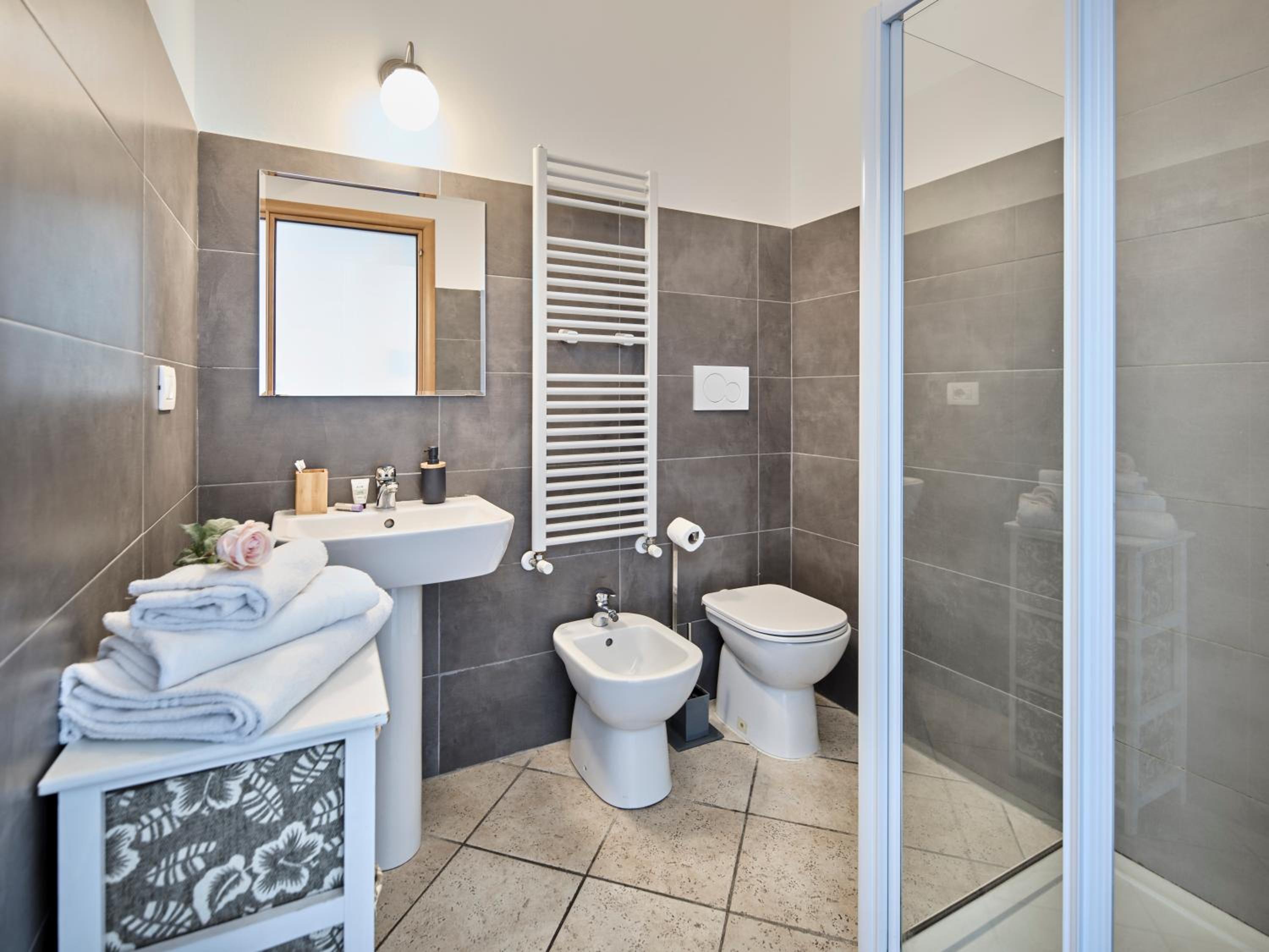 Superior Double or Twin Room - Photo 36