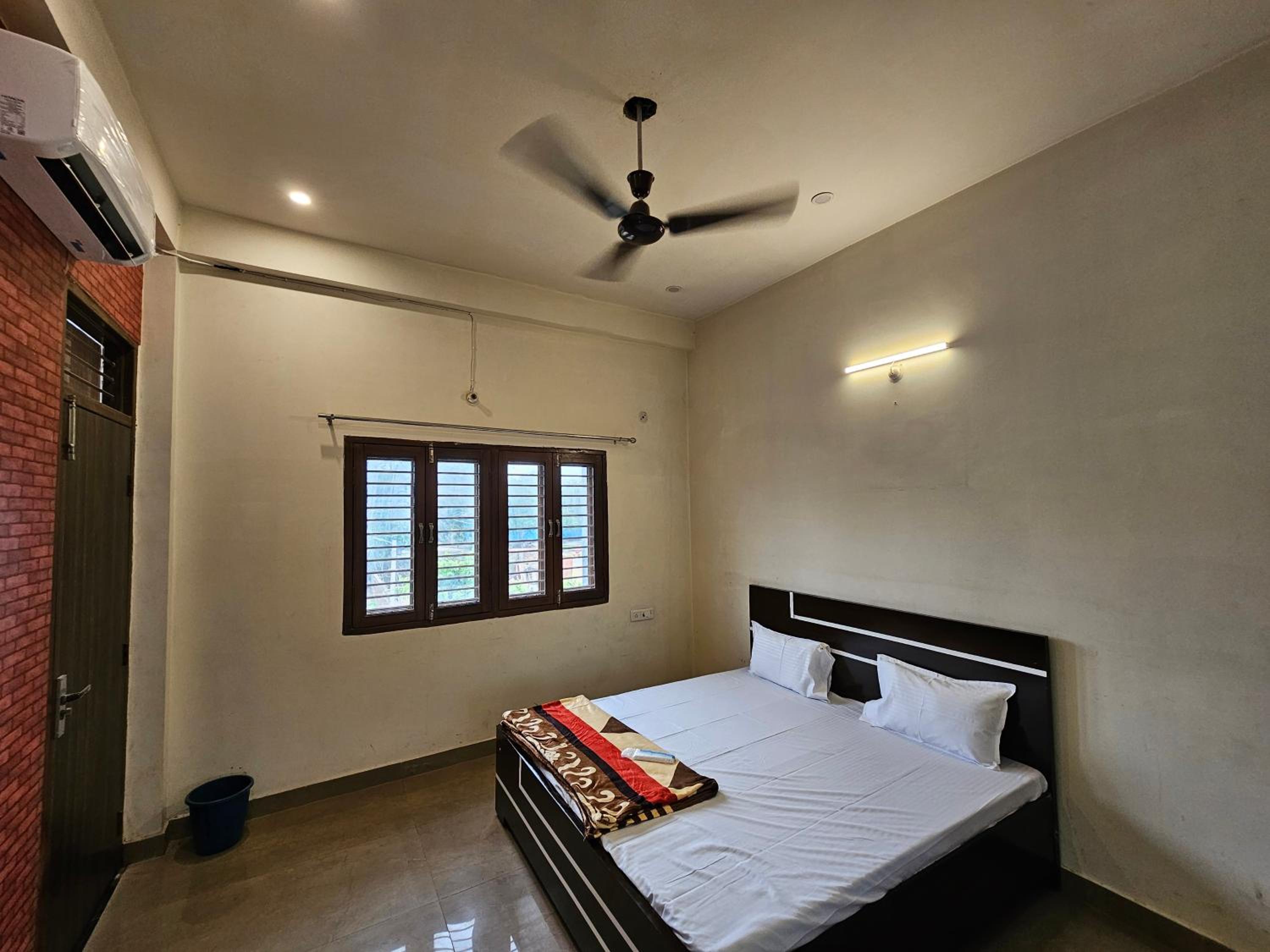 Double Room With Shared Bathroom
