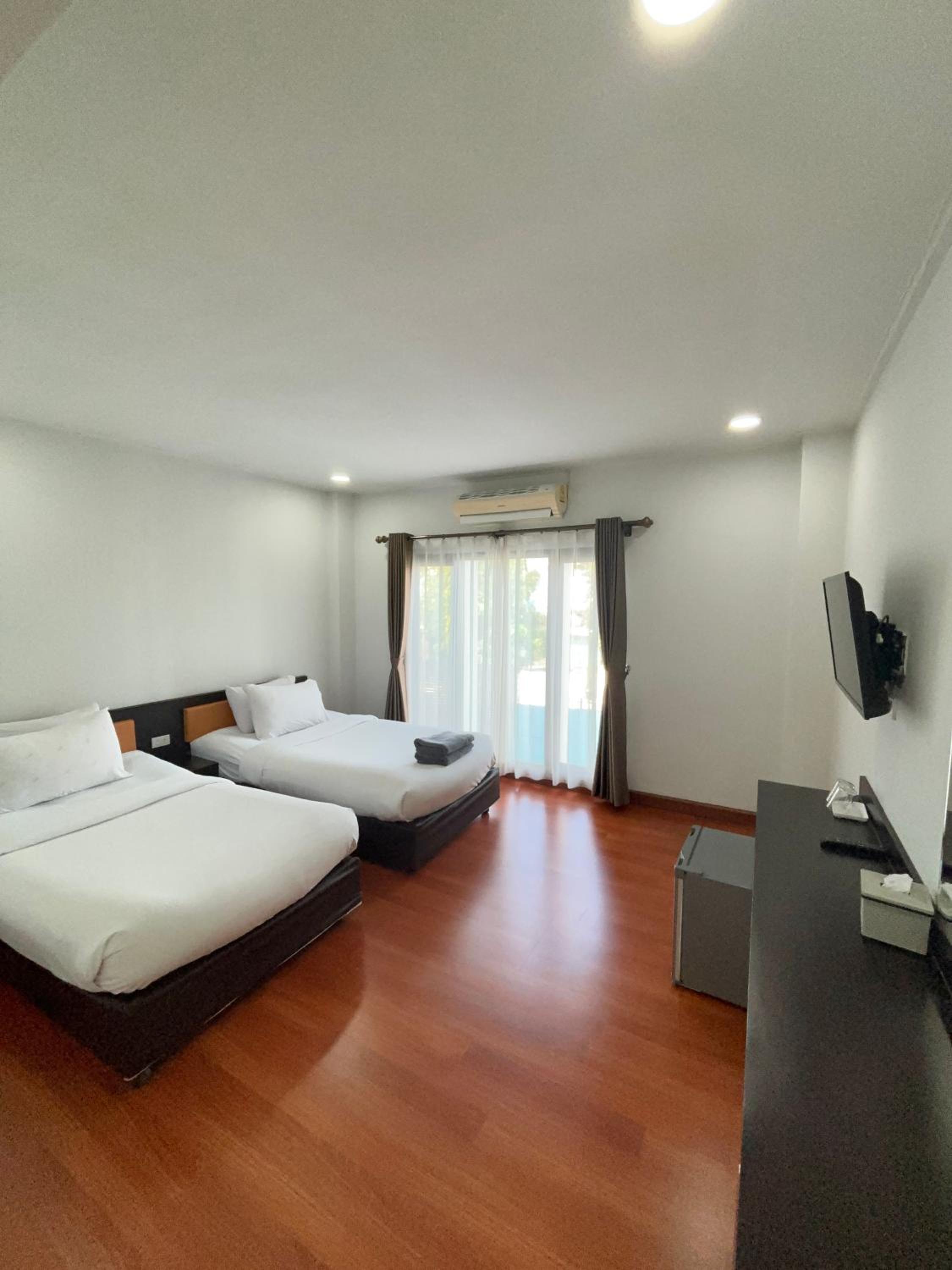 Deluxe Twin Room - Photo 1