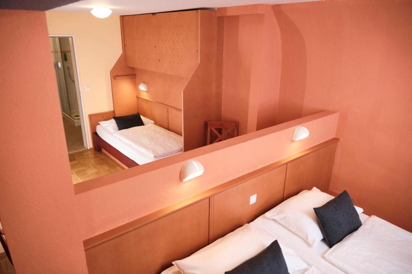 Quadruple Room - Photo 10