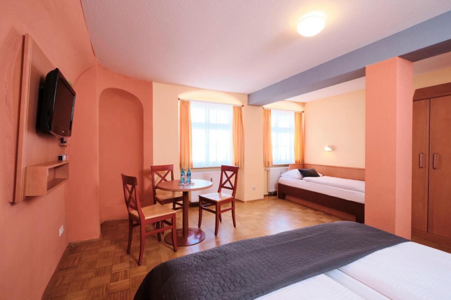 Quadruple Room - Photo 5