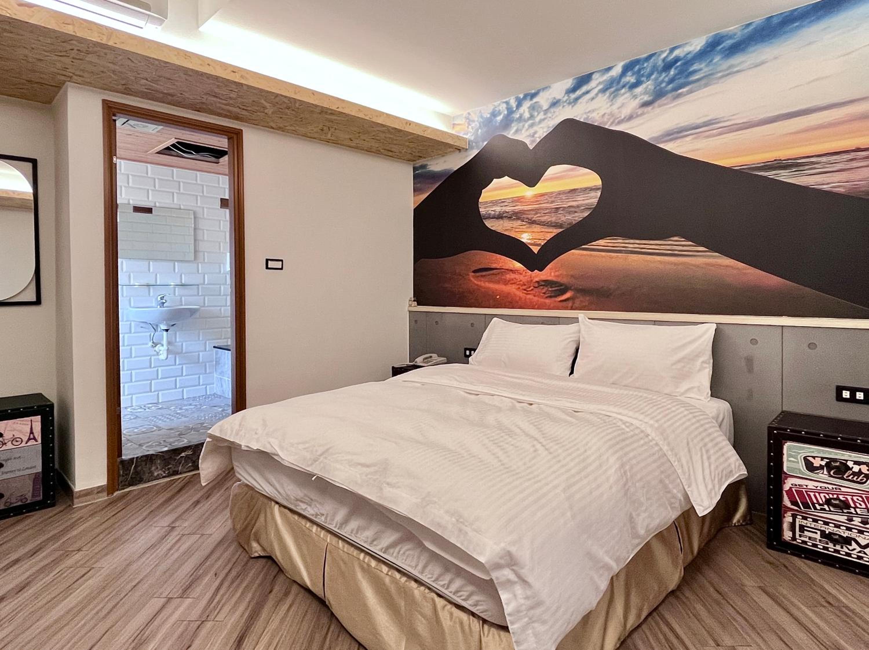 Deluxe Double Room (2 Adults + 1 Child) photo 2