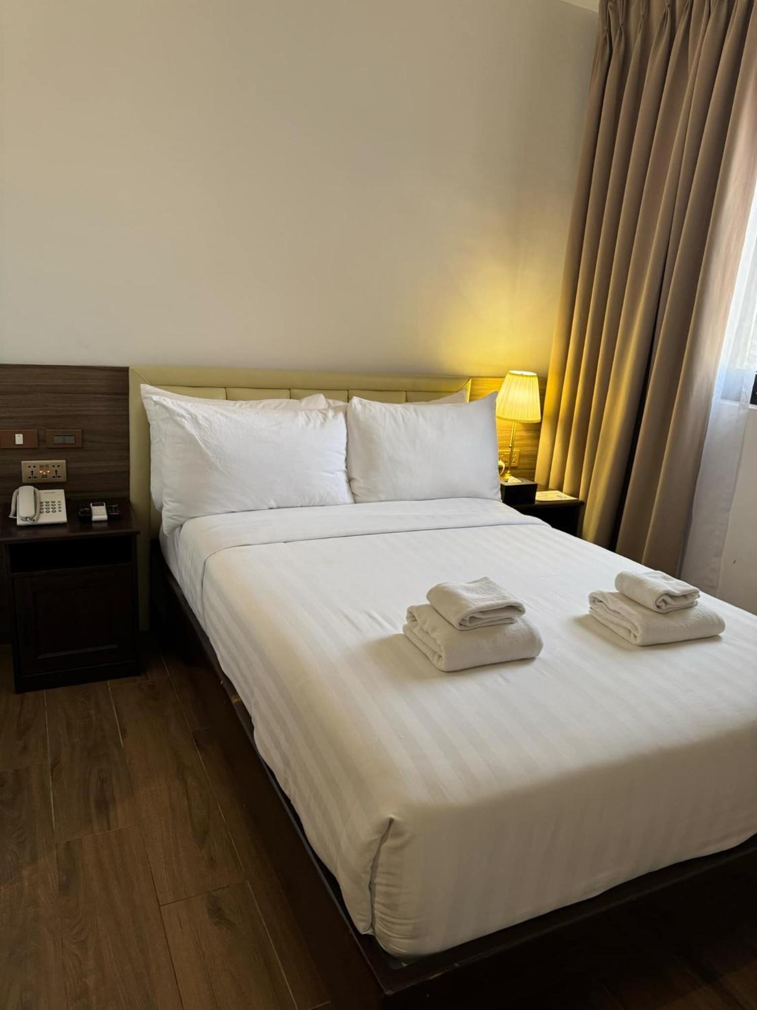 Deluxe Room - Photo 2