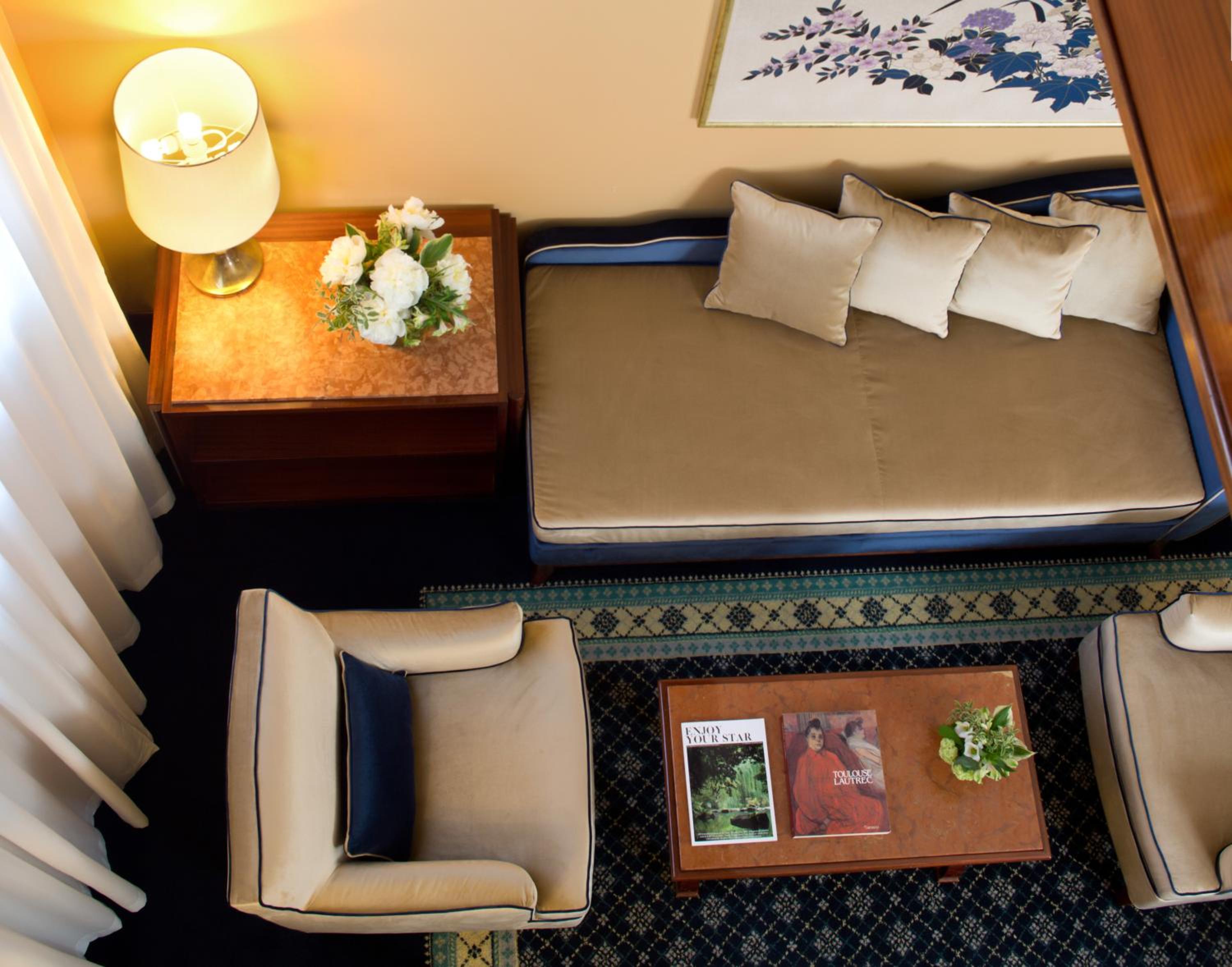 Suite - Photo 8