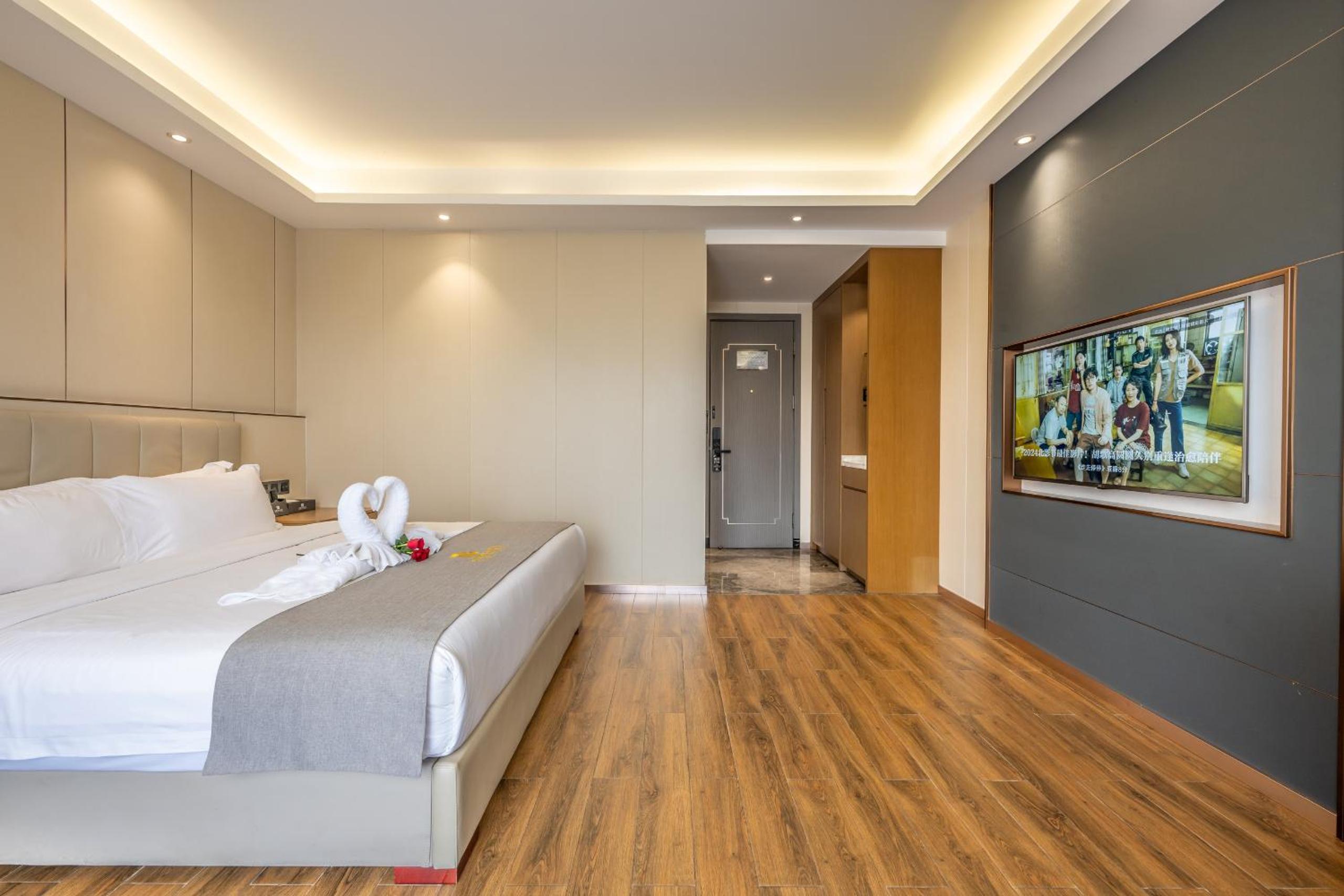 Deluxe King Room