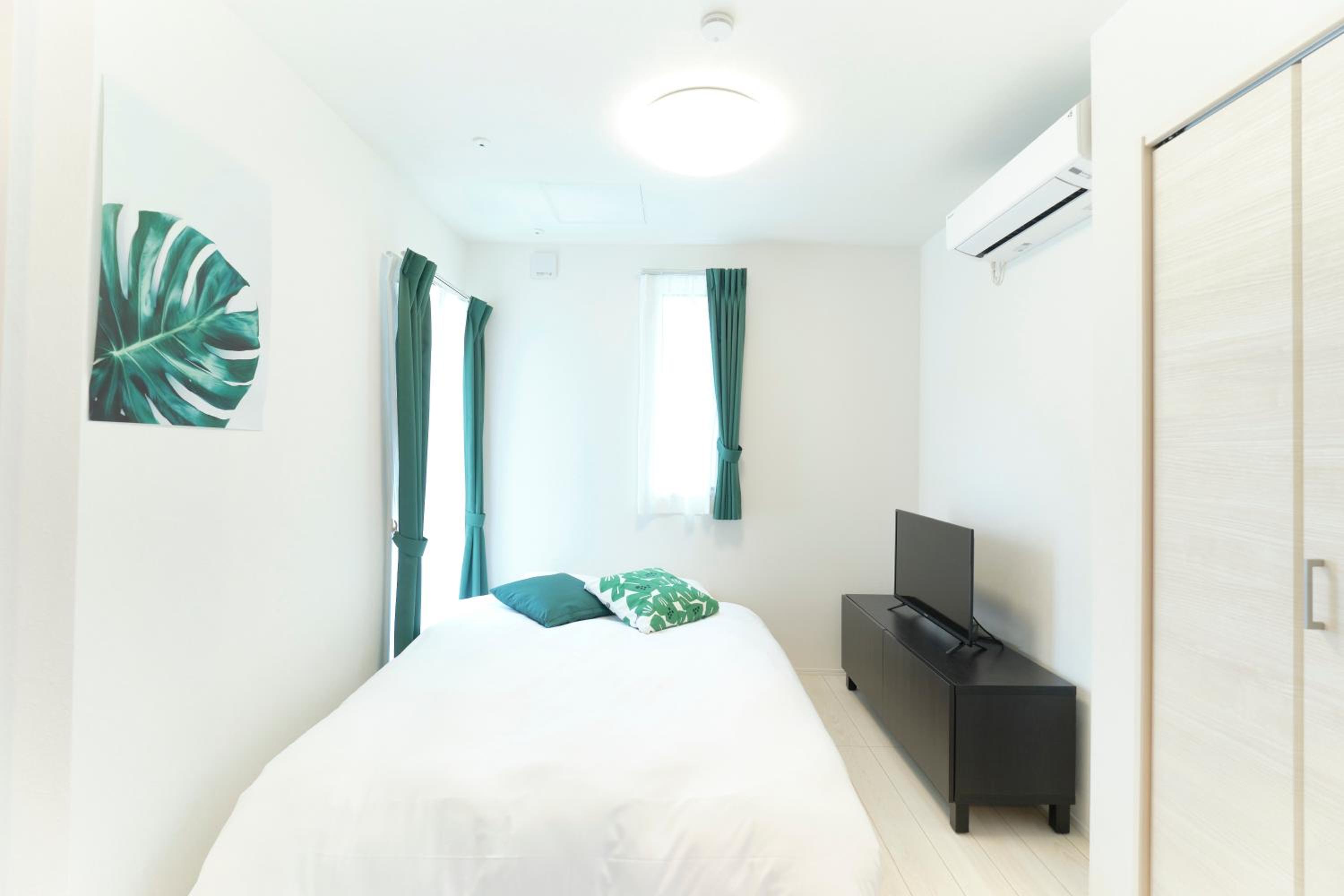One-Bedroom Apartment photo 2