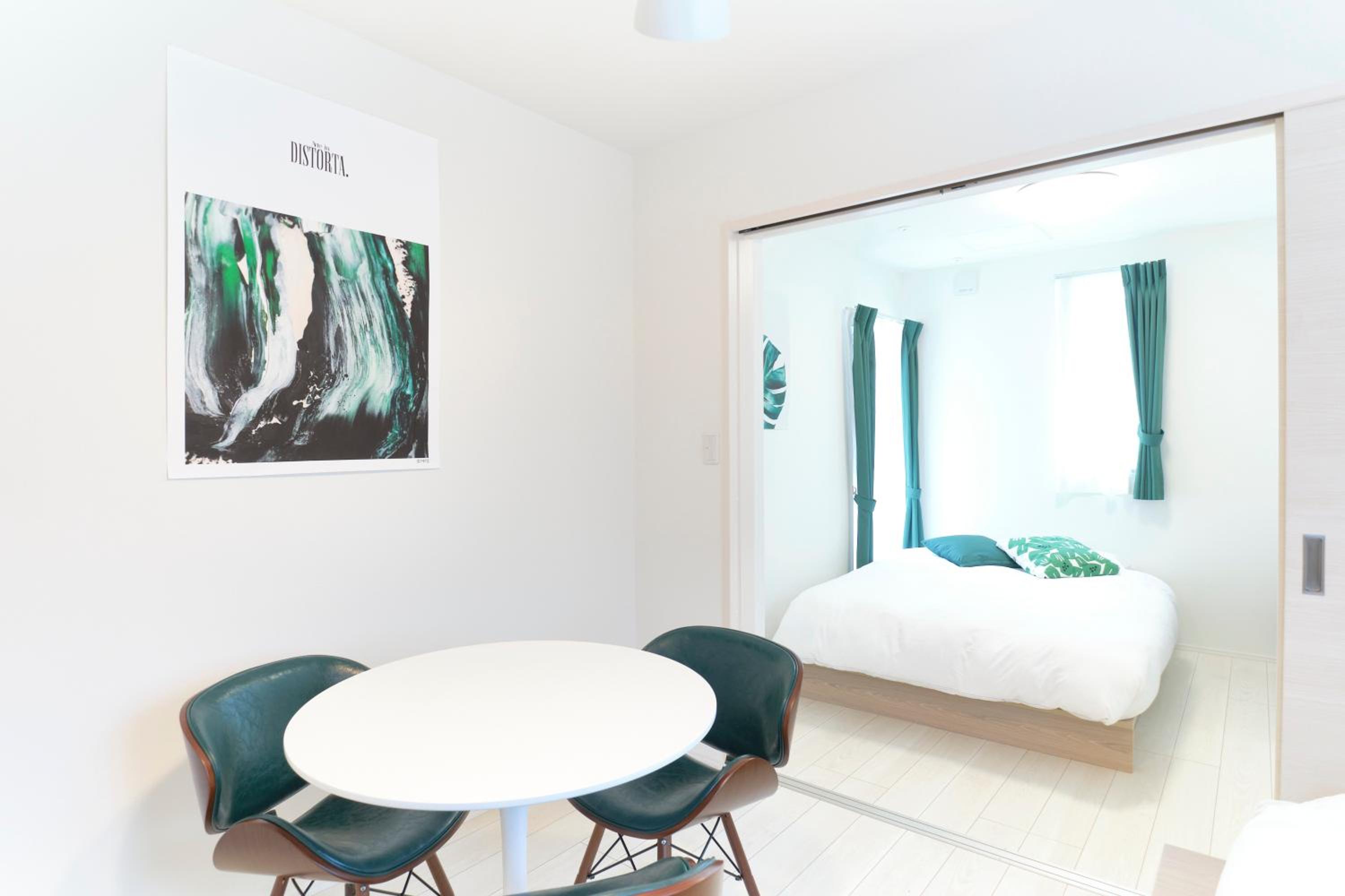 One-Bedroom Apartment photo 1