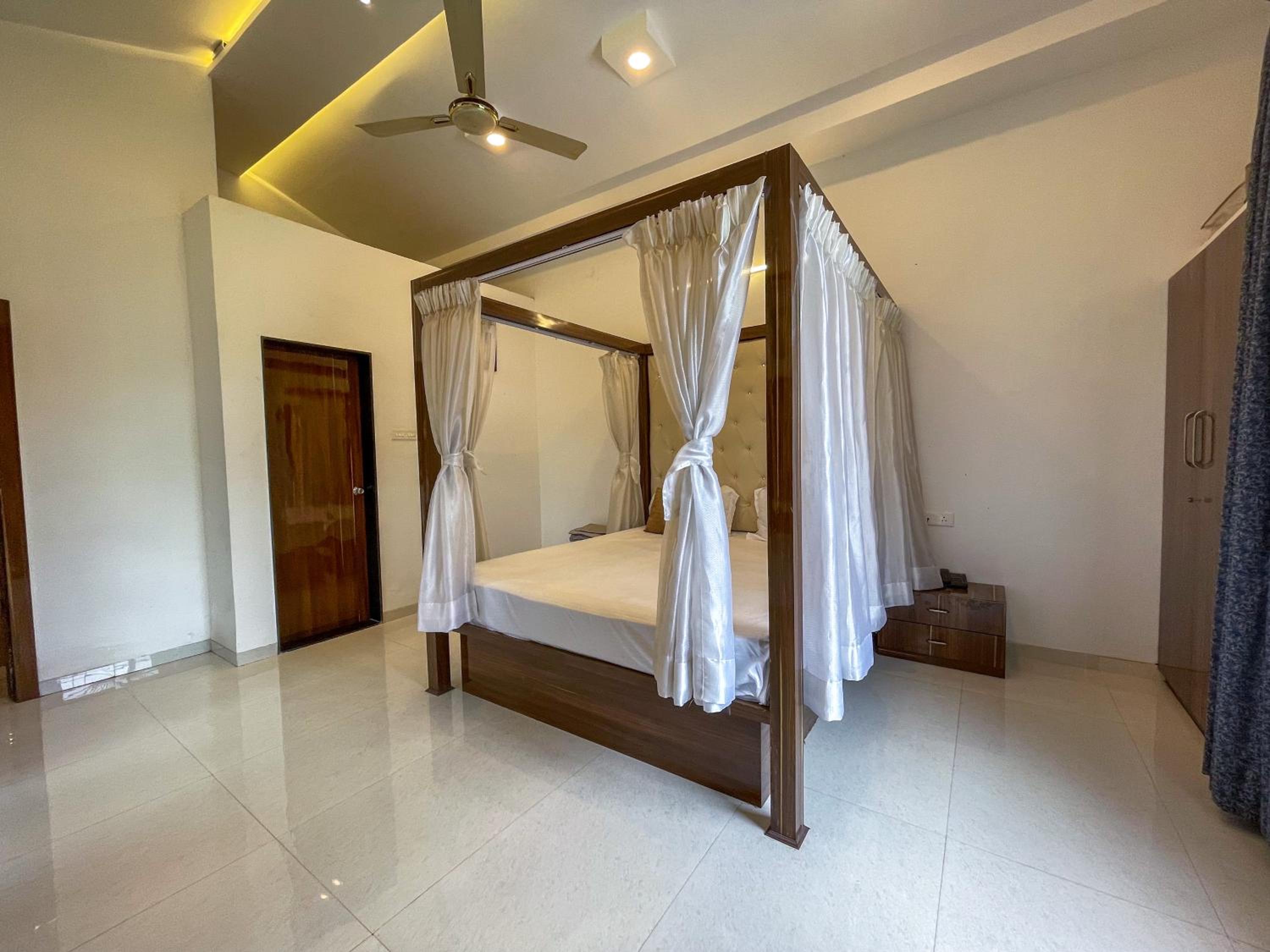 Three-Bedroom Villa photo 1