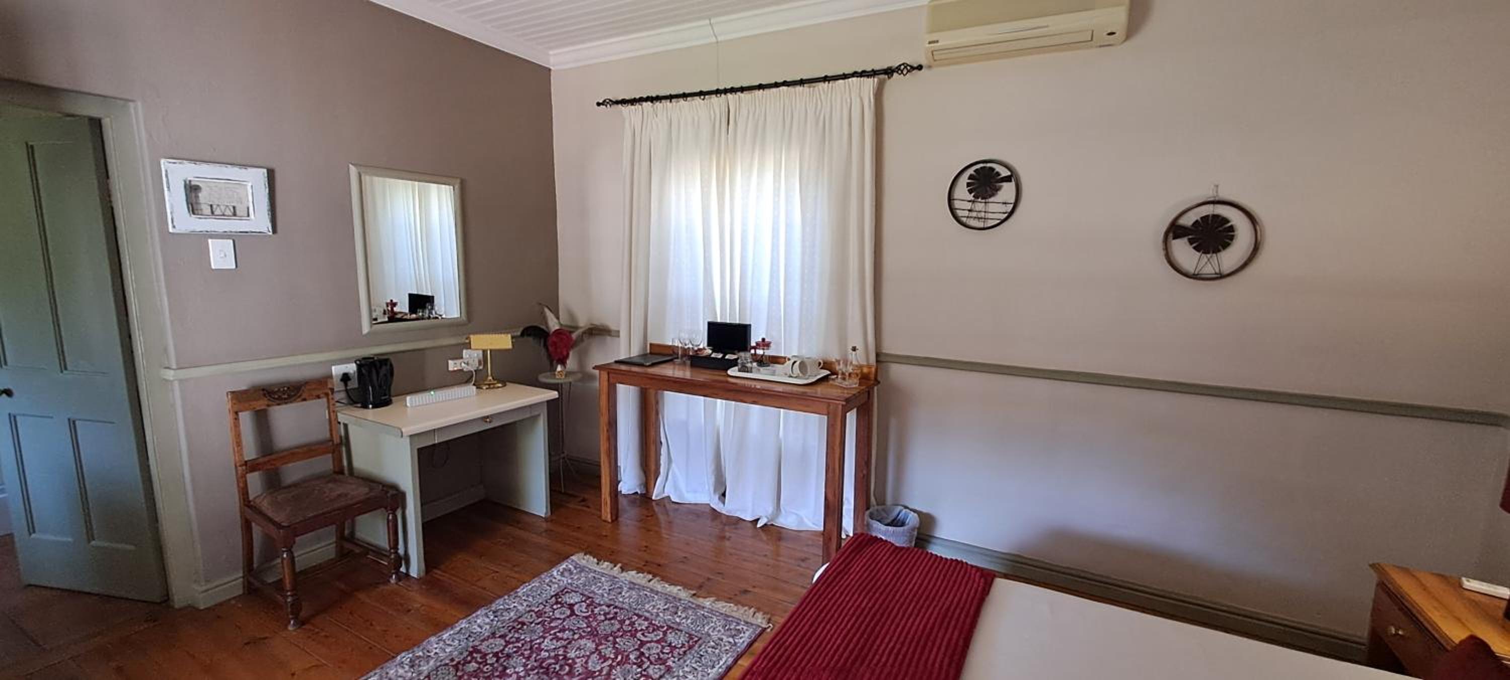 Queen Room with Garden View - Photo 4